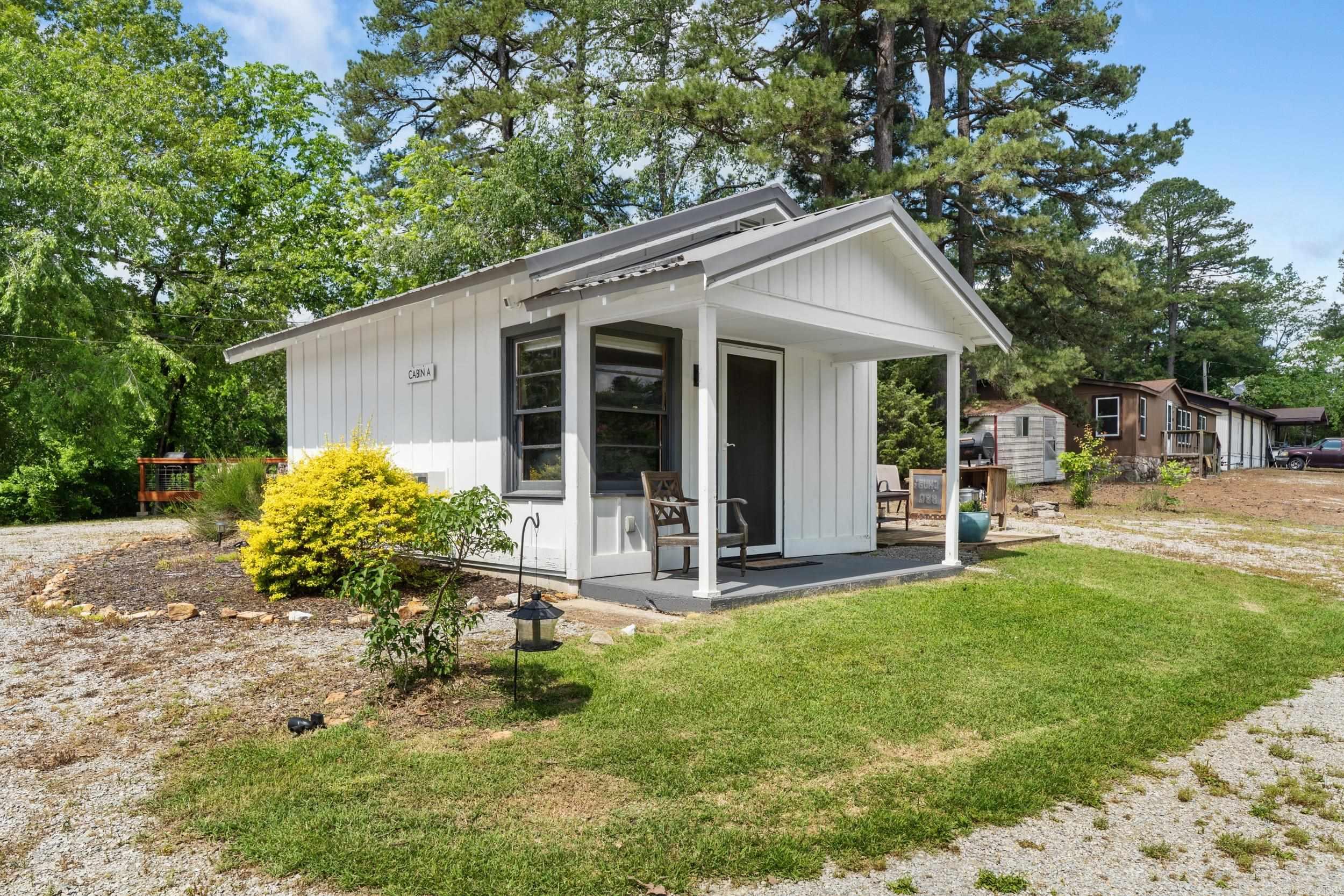 10897 S Highway 5  Salesville, AR