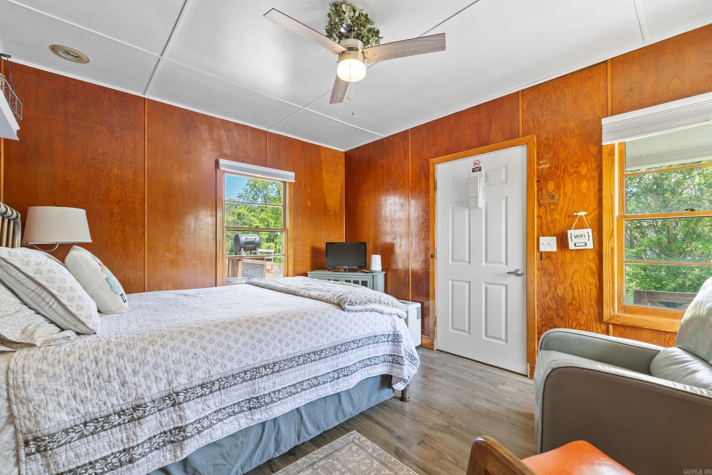 10897 S Highway 5  Salesville, AR