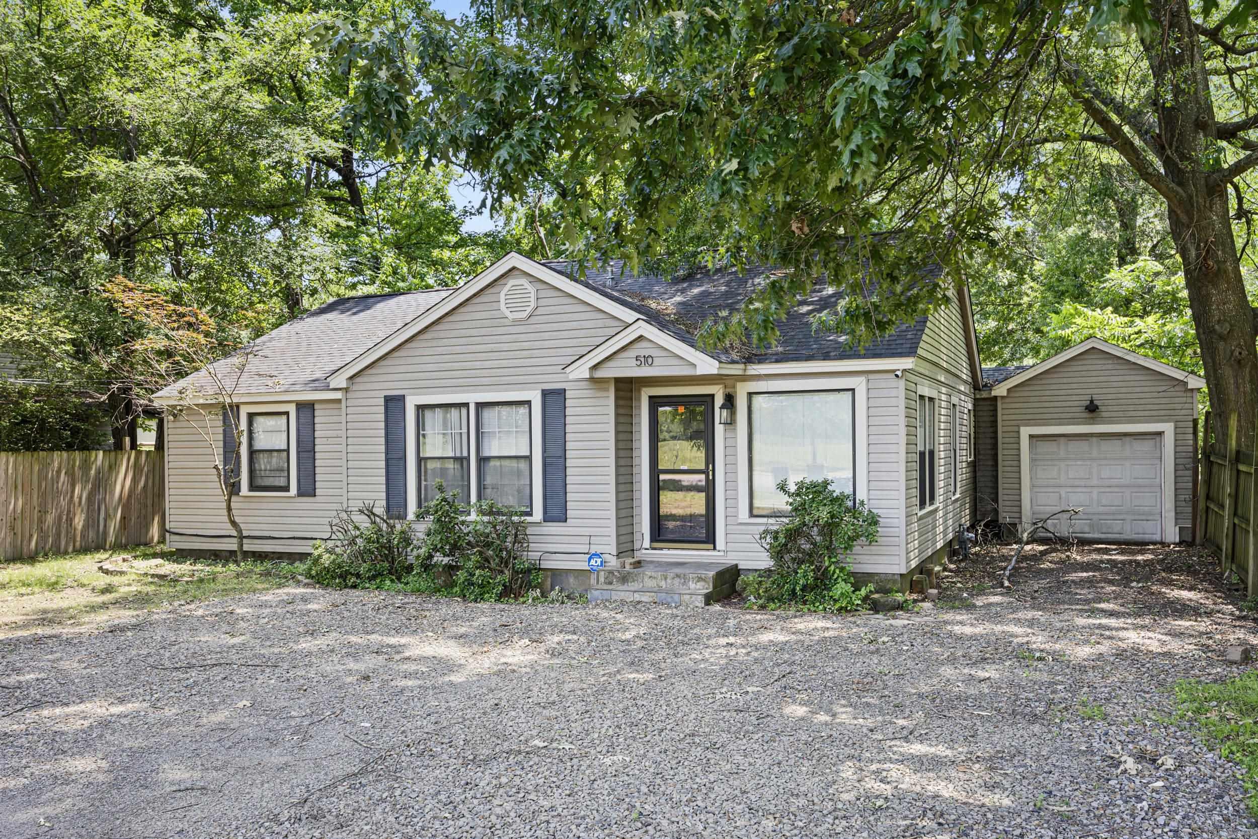 510 E O  Russellville, AR
