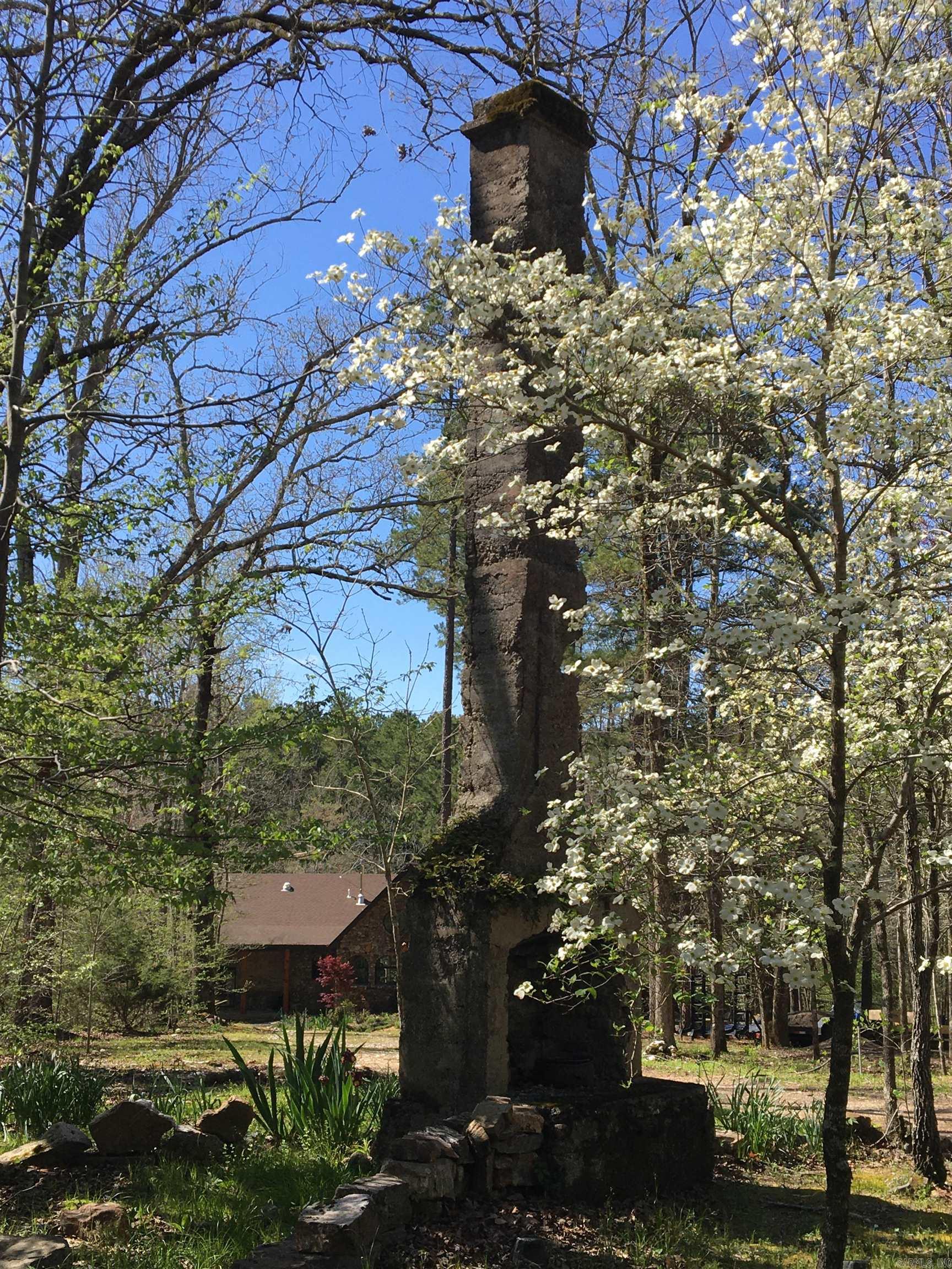 137 Bucksnort Lane  Mena, AR