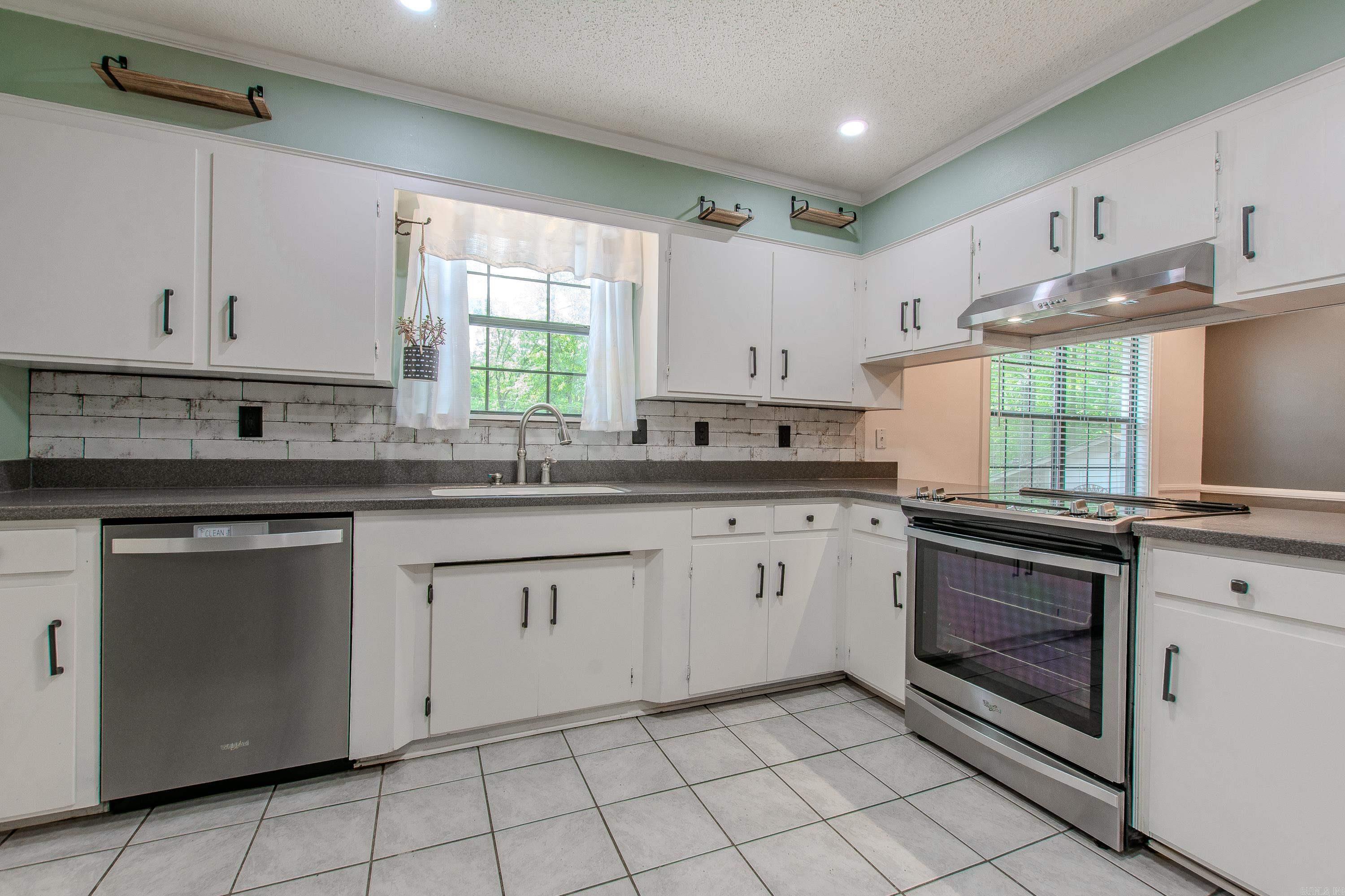 1611 River Ridge  Benton, AR