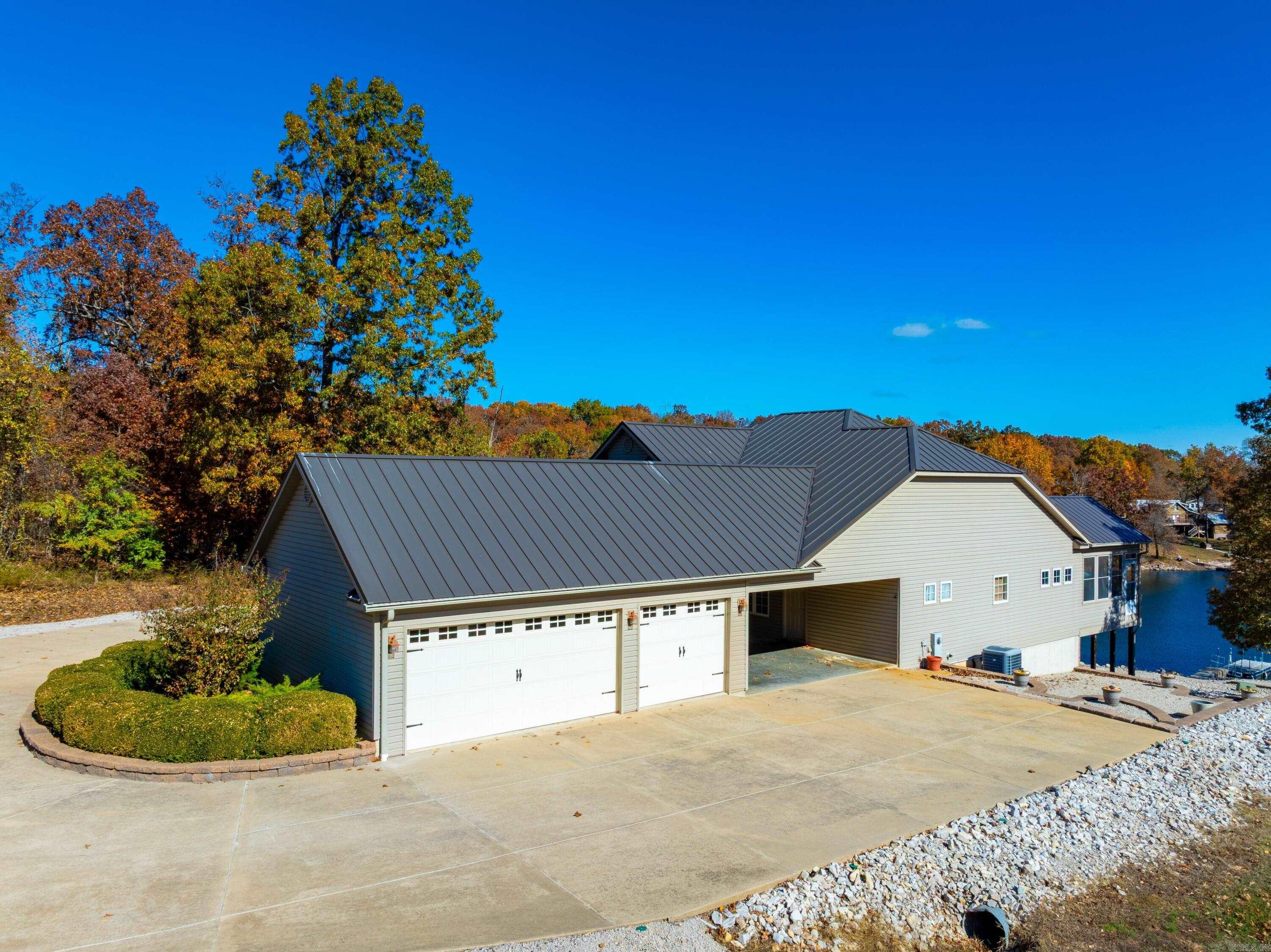 505 E Tri Lakes  Horseshoe Bend, AR