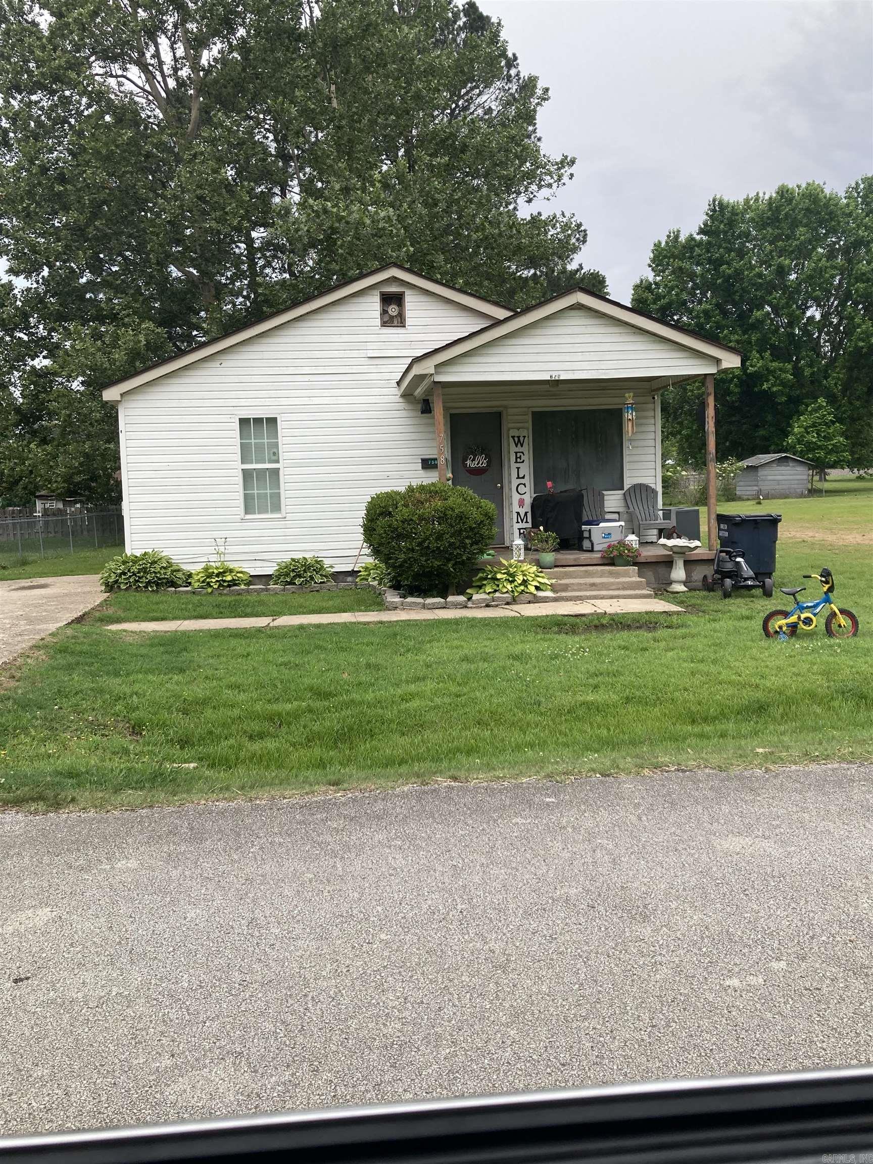 758 N Garfield Ave  Piggott, AR