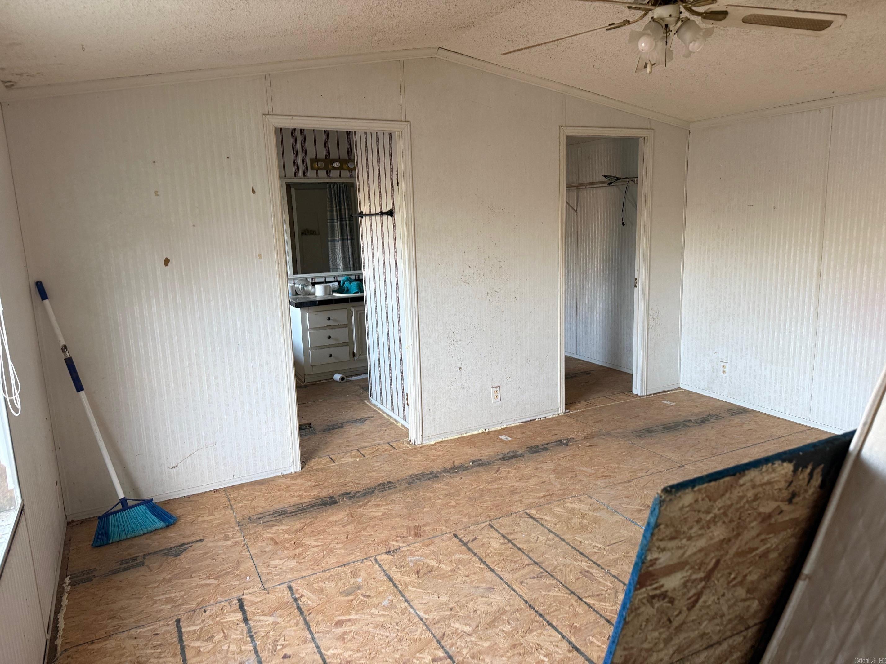 139 W Polk Road 20  Cove, AR