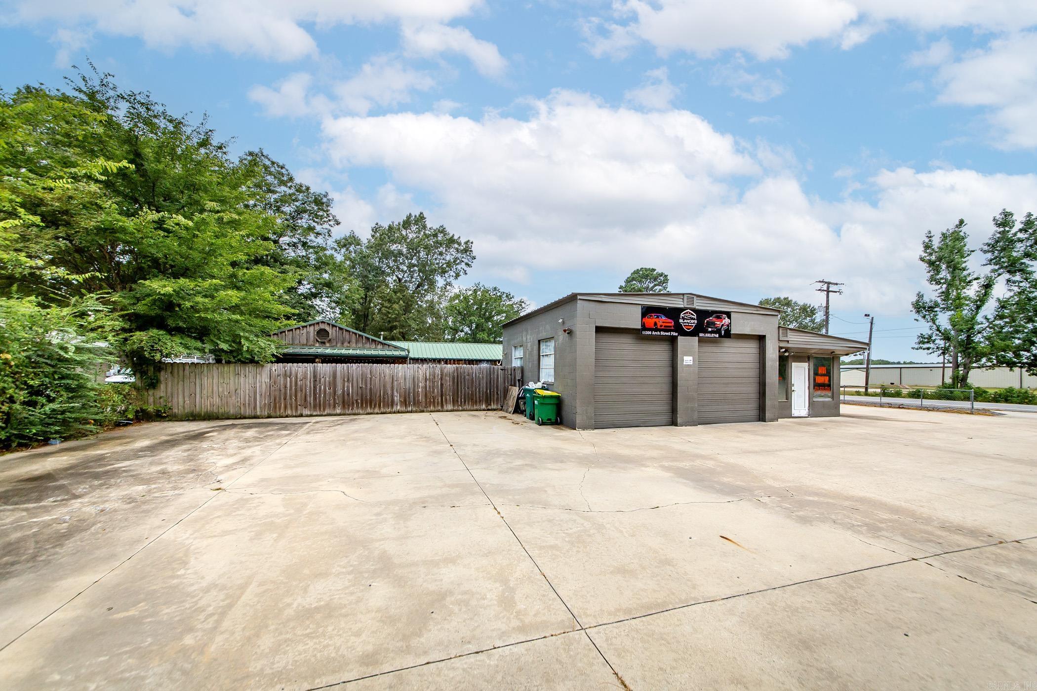 11300 Arch  Little Rock, AR