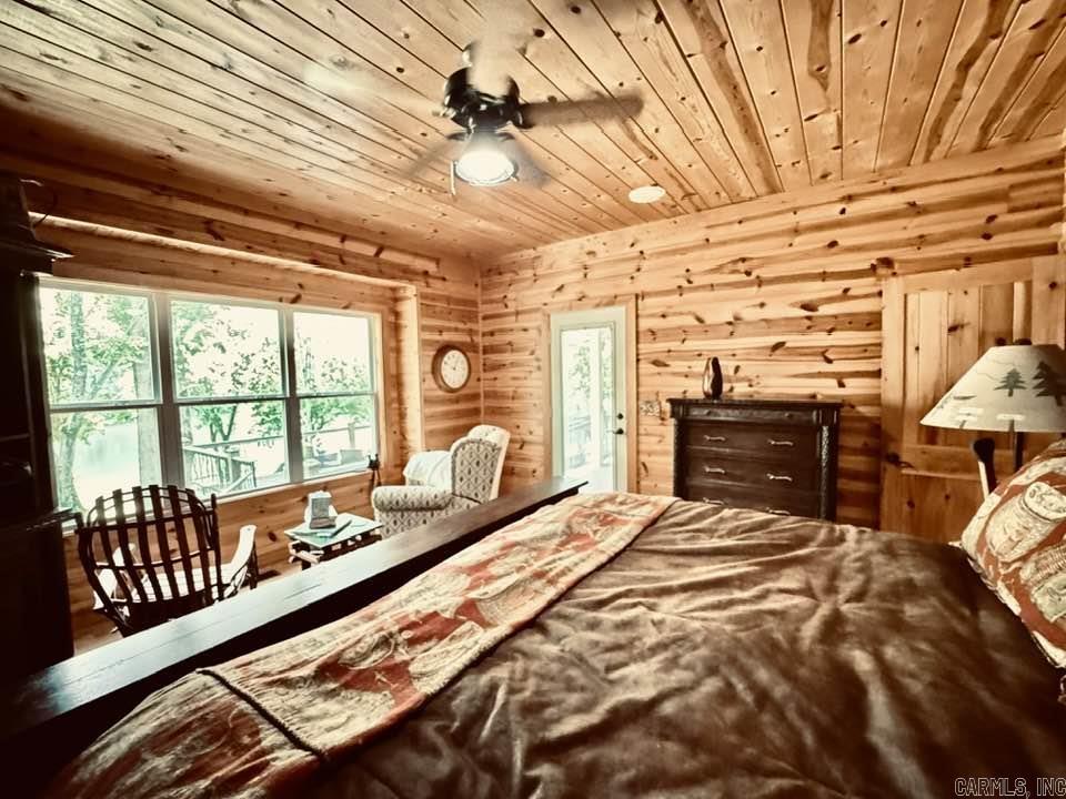 1040/1056 S Riverview  Mountain View, AR