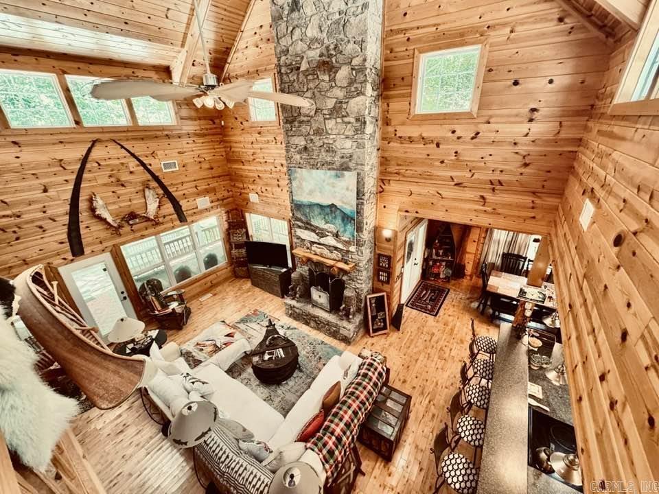 1040/1056 S Riverview  Mountain View, AR