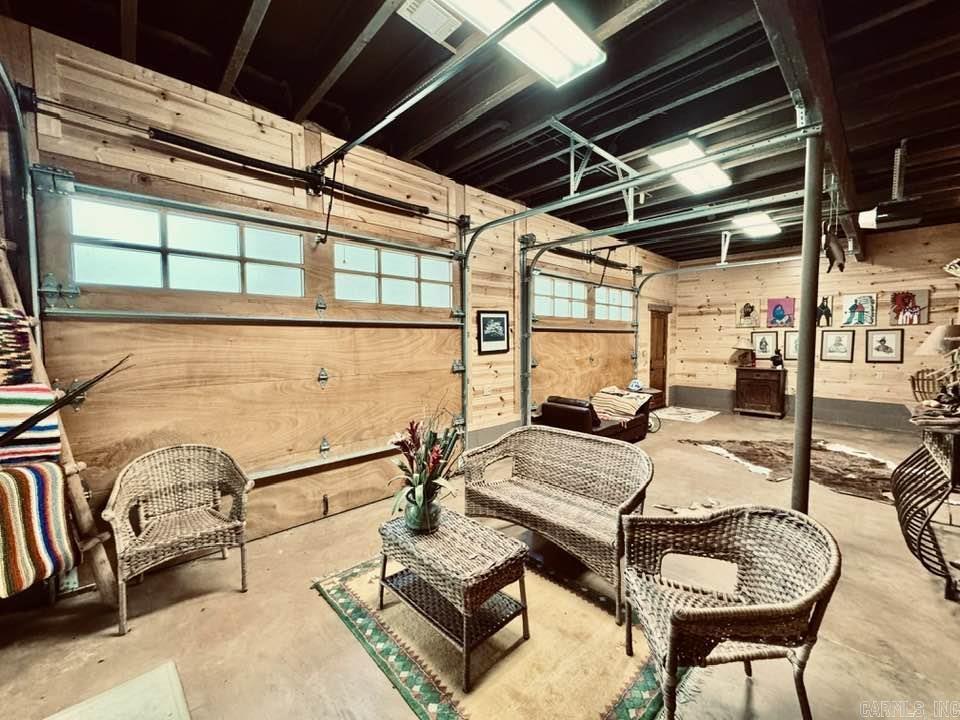 1040/1056 S Riverview  Mountain View, AR