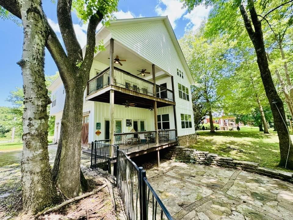 1040/1056 S Riverview  Mountain View, AR