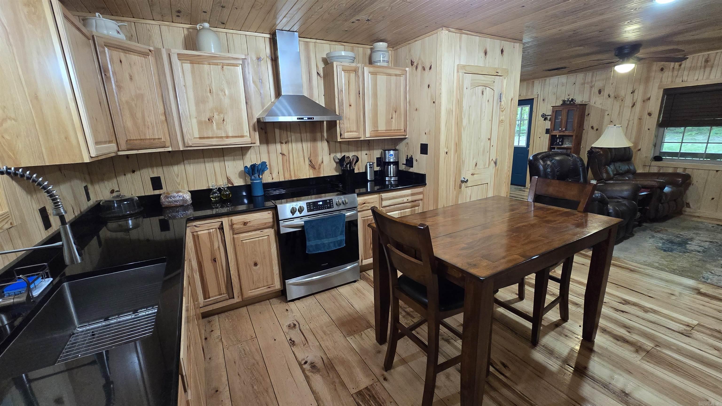 7473 Meadow Creek Fox, AR 72051