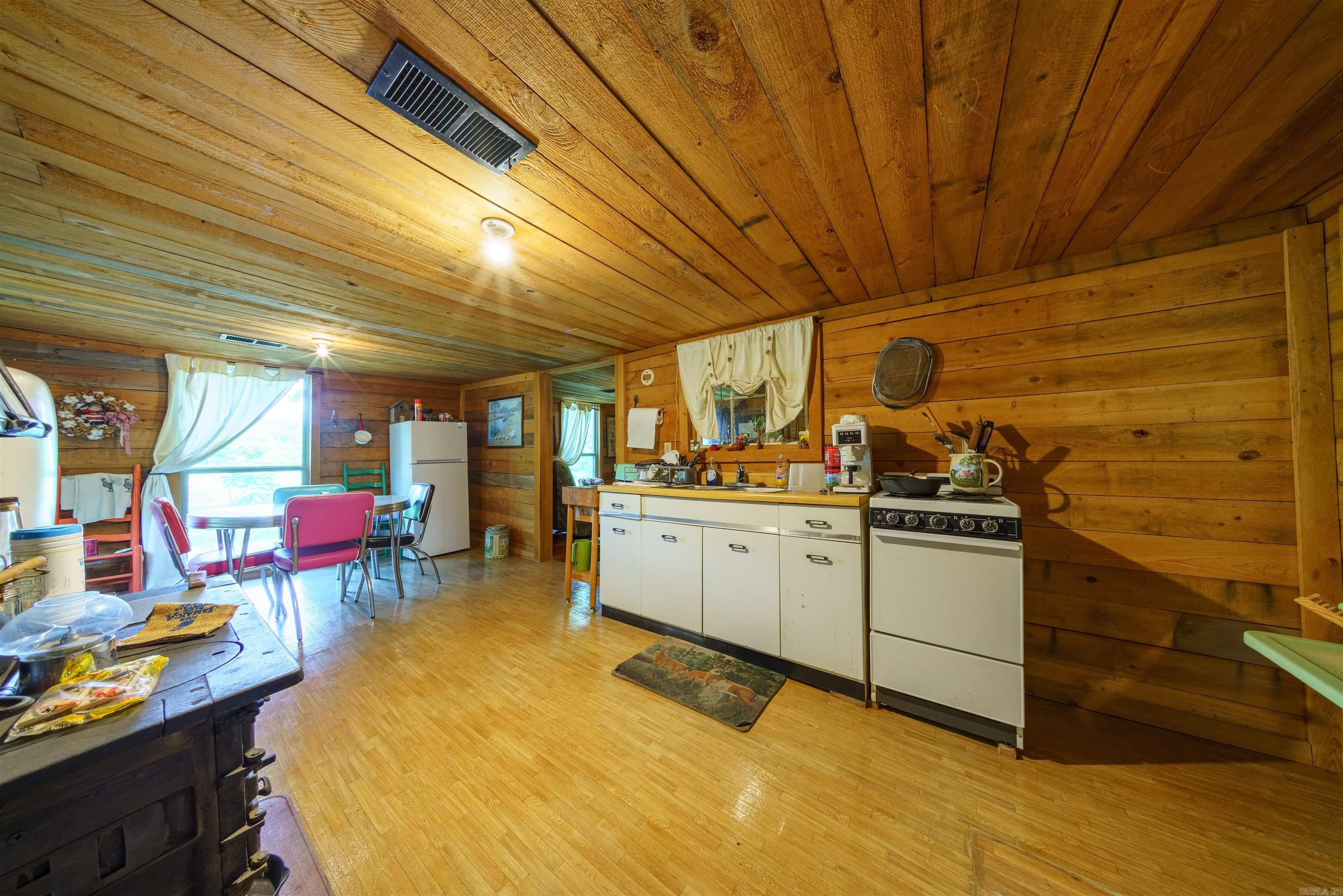  Jackson 312 Rd  Bradford, AR