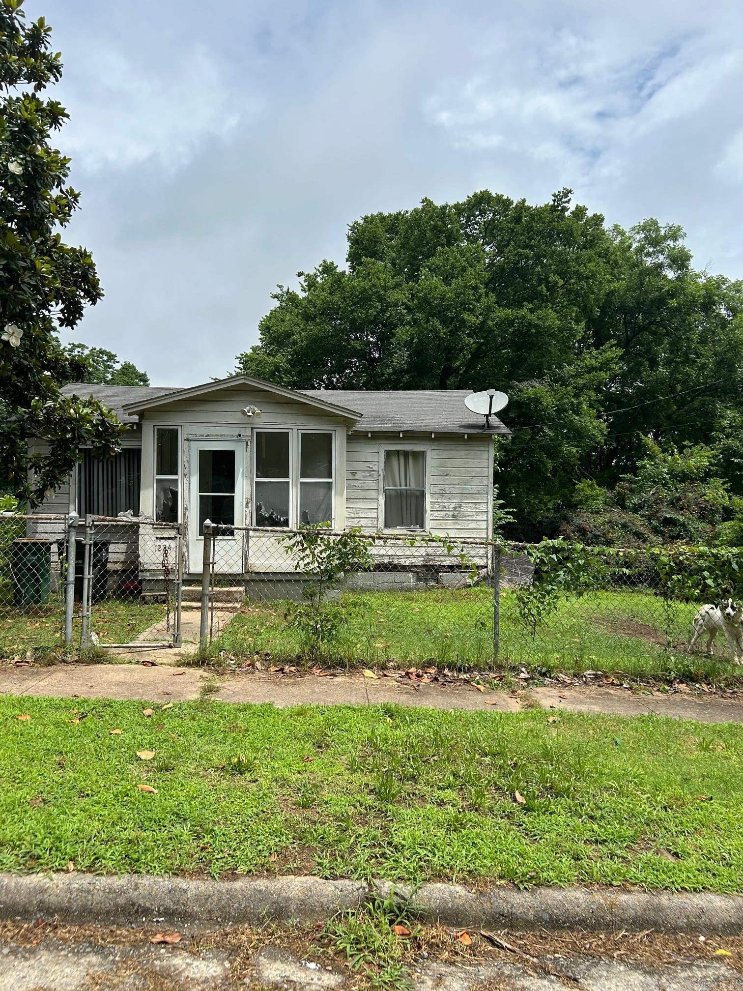 1224 W 31st Street