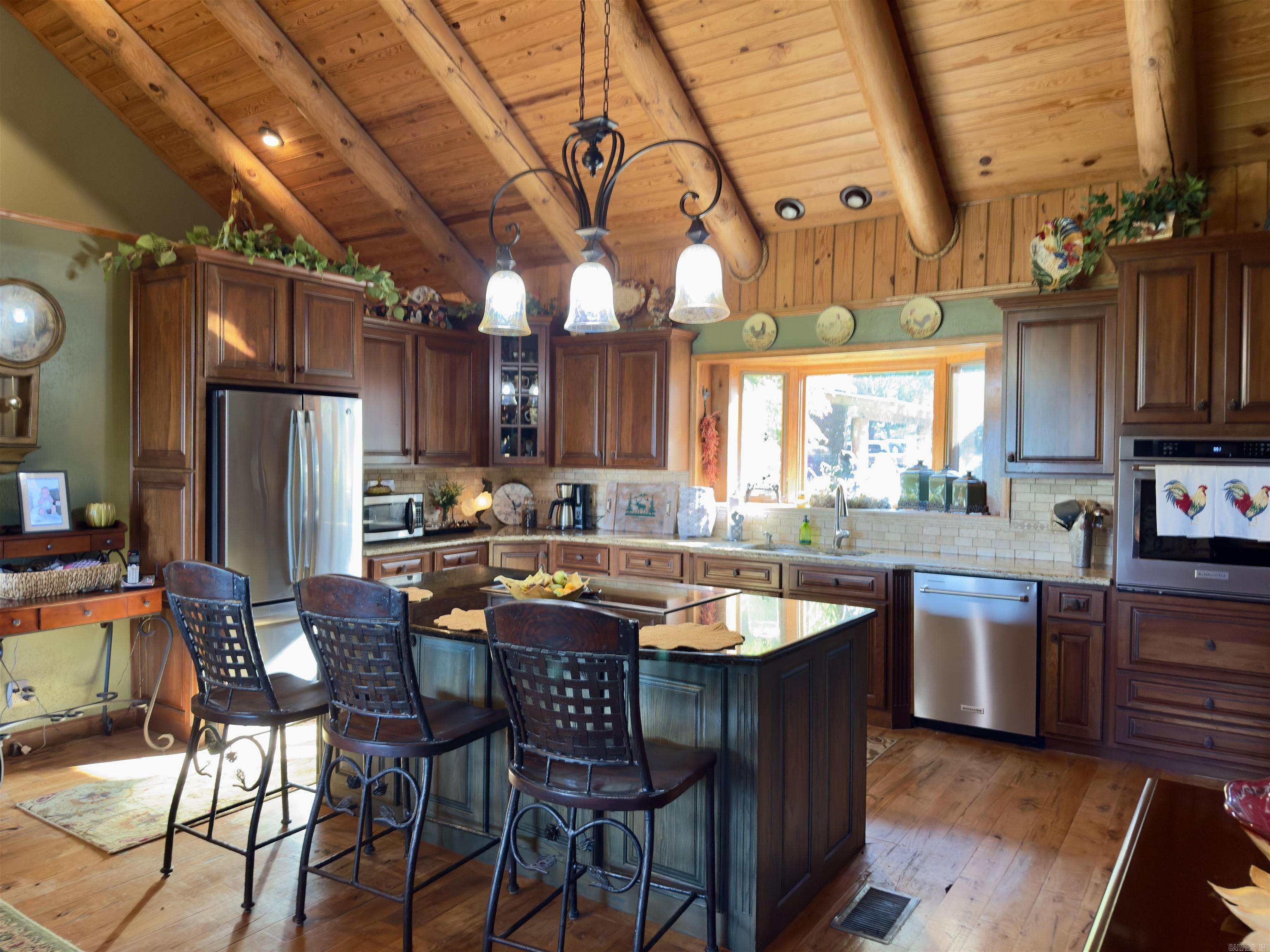 1370 Holmes Rd  Mountain View, AR