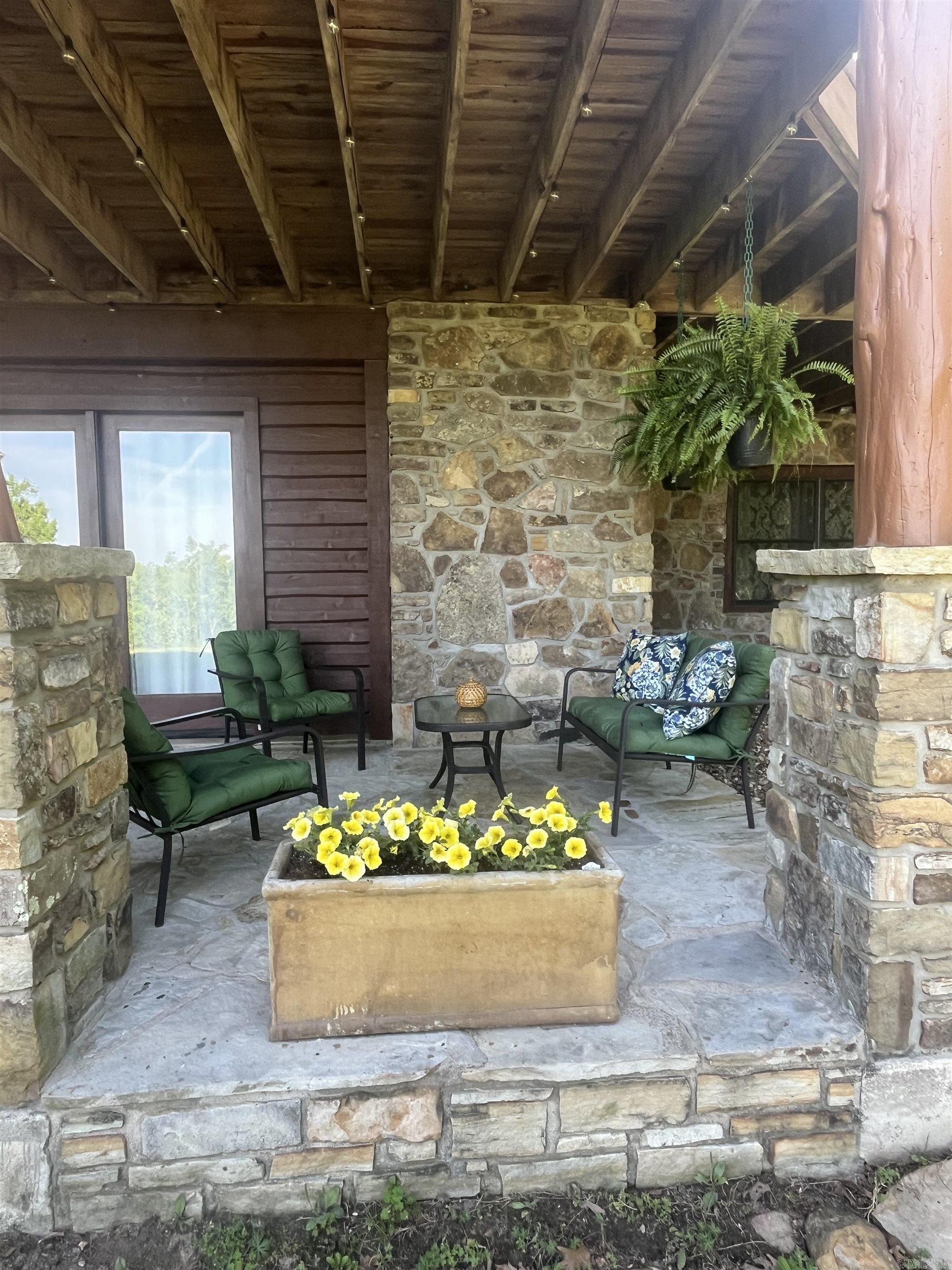 1370 Holmes Rd  Mountain View, AR