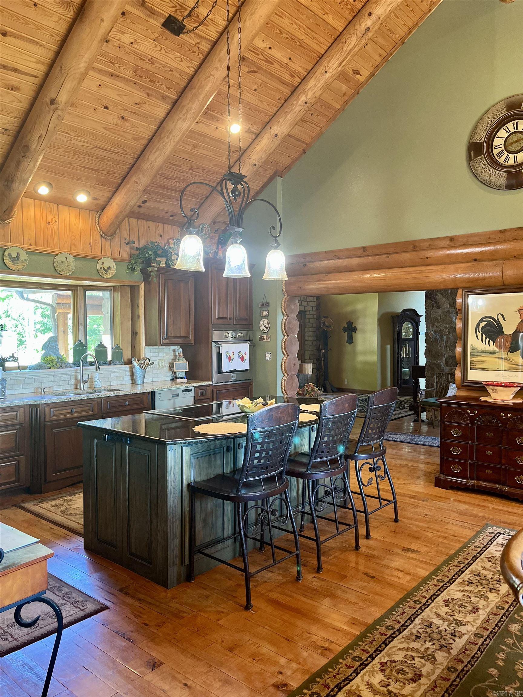 1370 Holmes Rd  Mountain View, AR