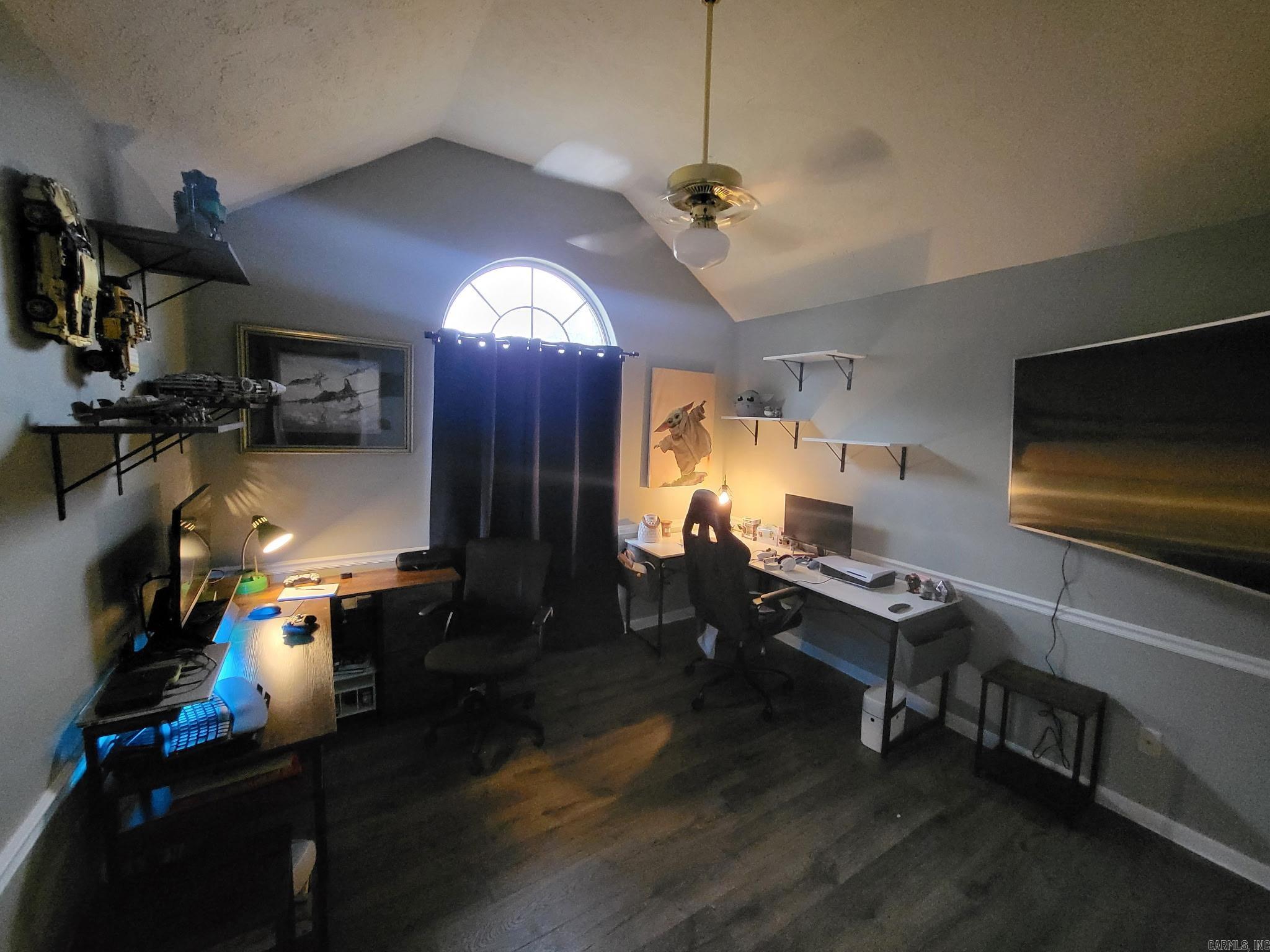 19 Timber Lane — photo 3