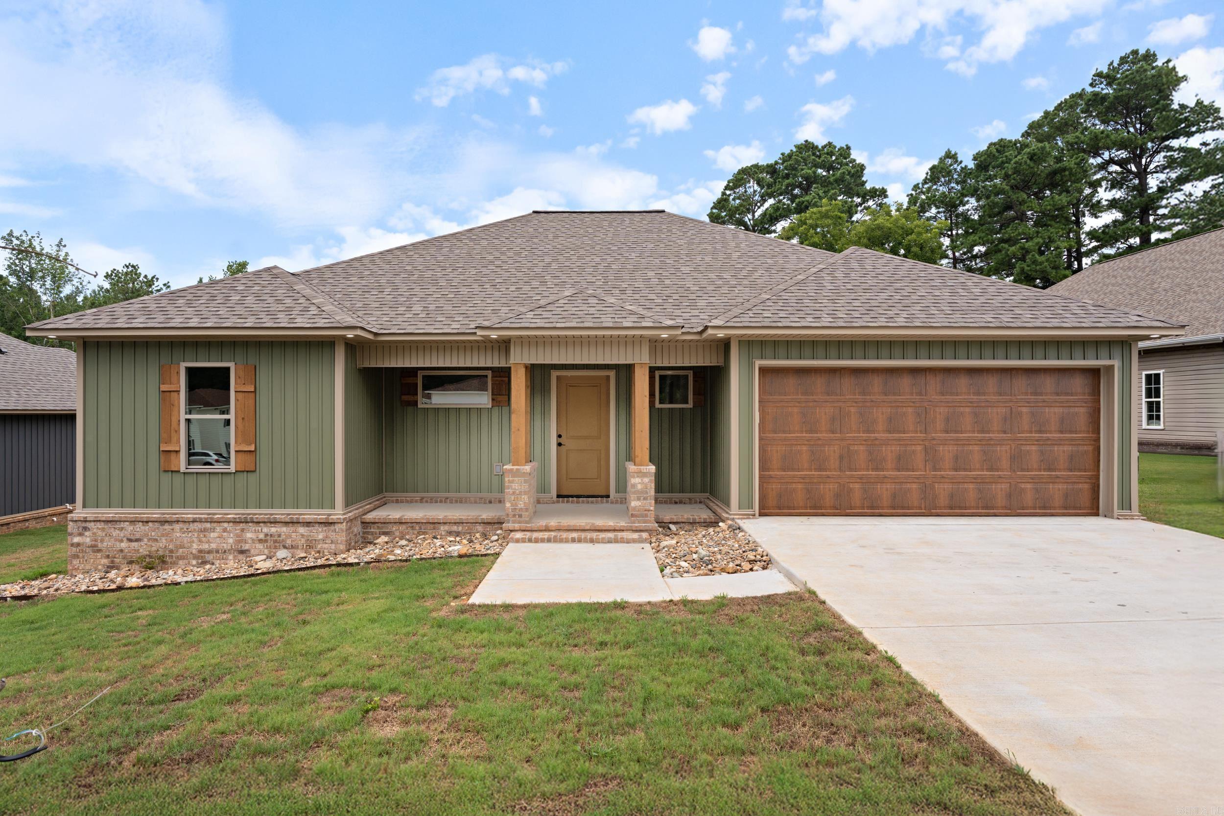 1005 N Red  Sheridan, AR