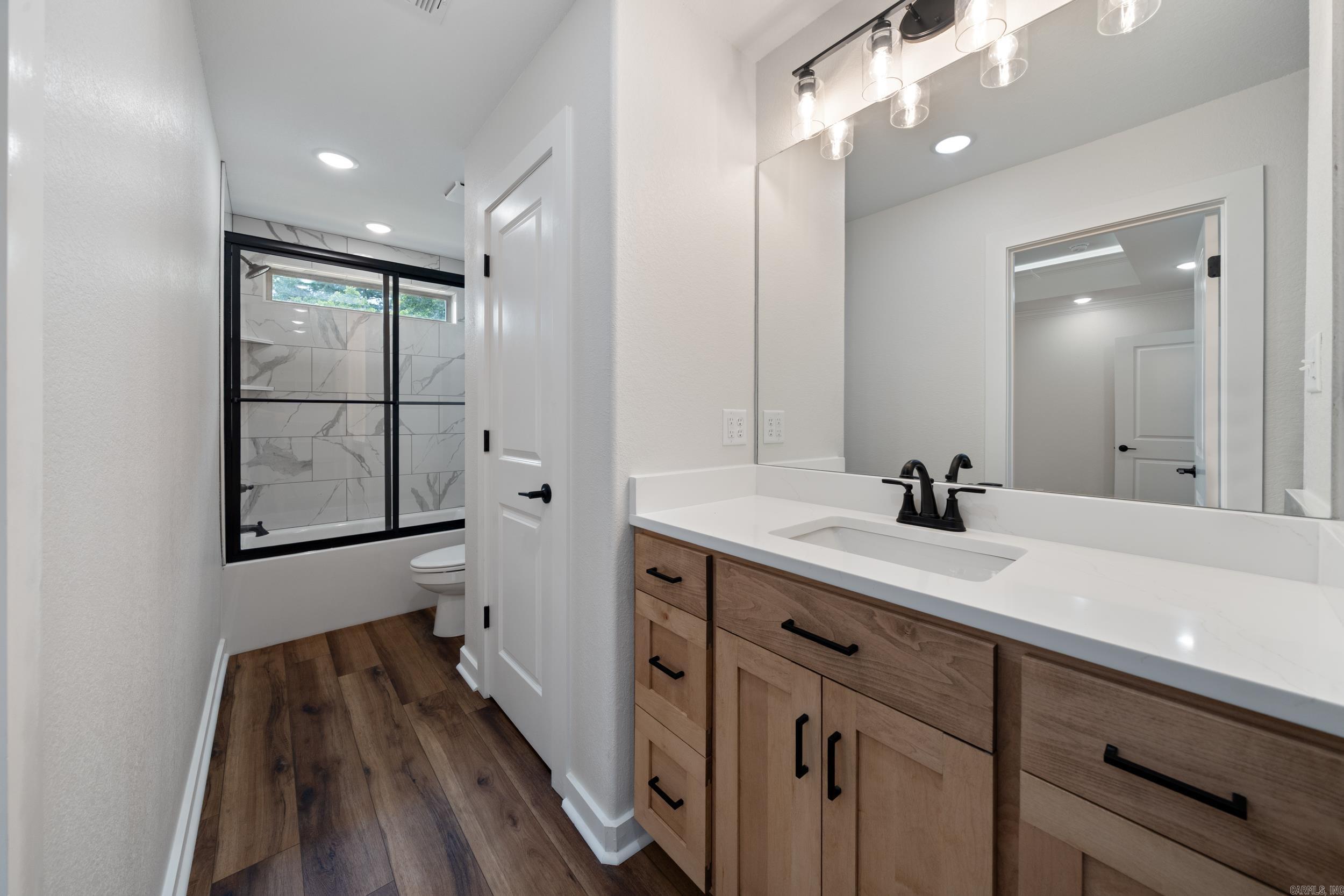 1005 N Red  Sheridan, AR