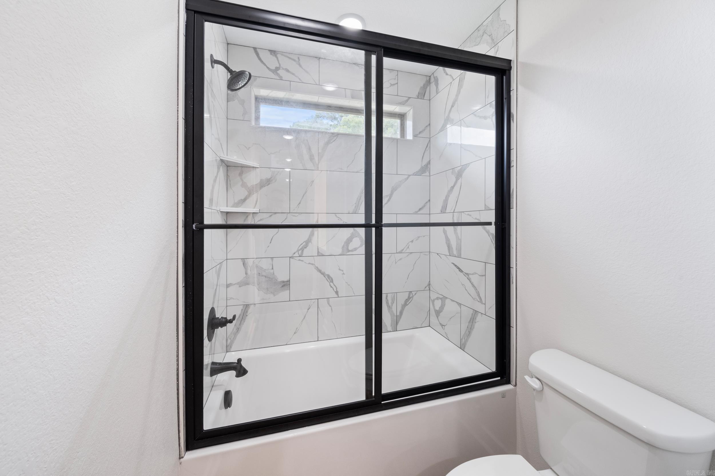 1005 N Red  Sheridan, AR