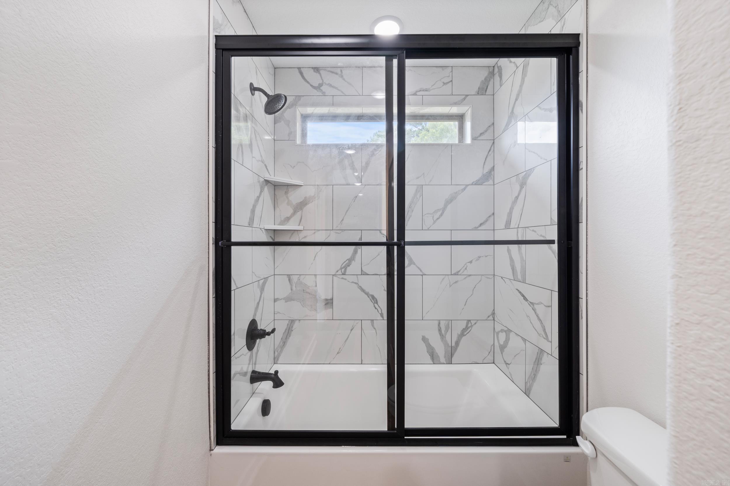 1005 N Red  Sheridan, AR