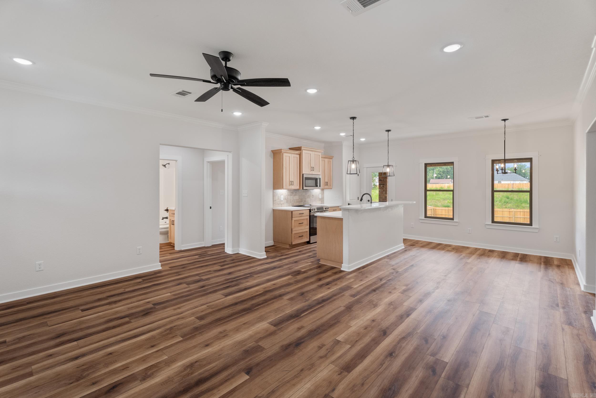 1005 N Red  Sheridan, AR