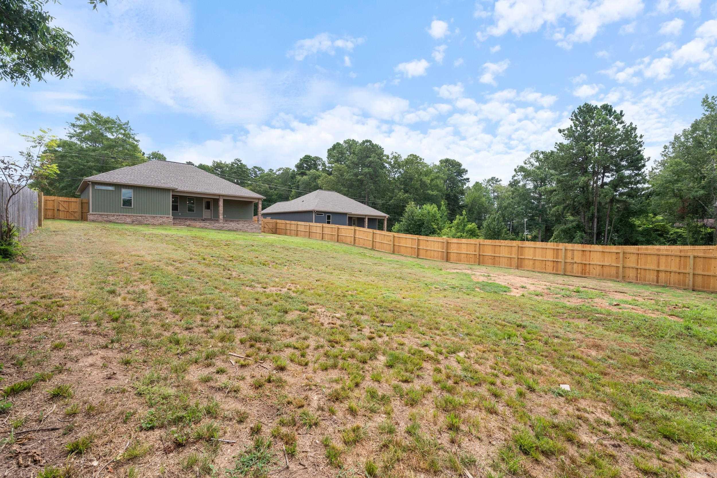 1005 N Red  Sheridan, AR
