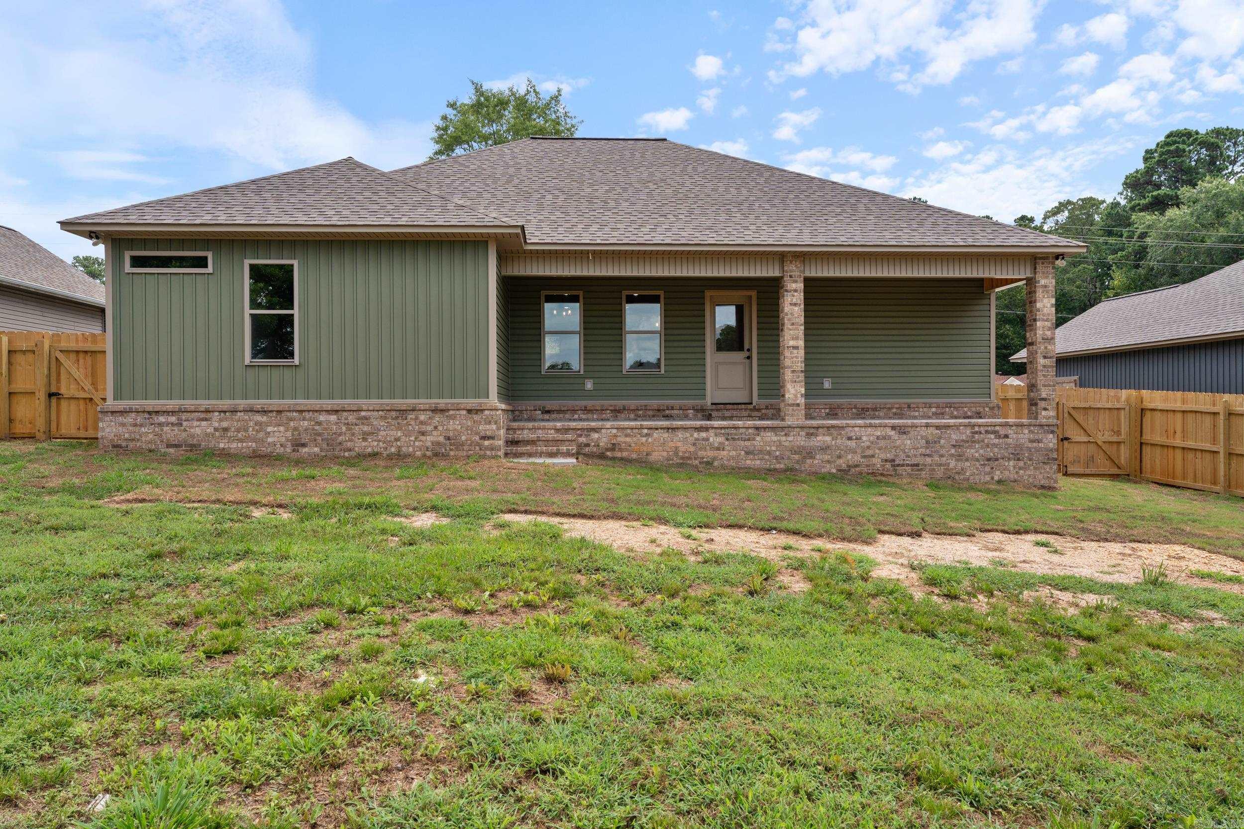 1005 N Red  Sheridan, AR