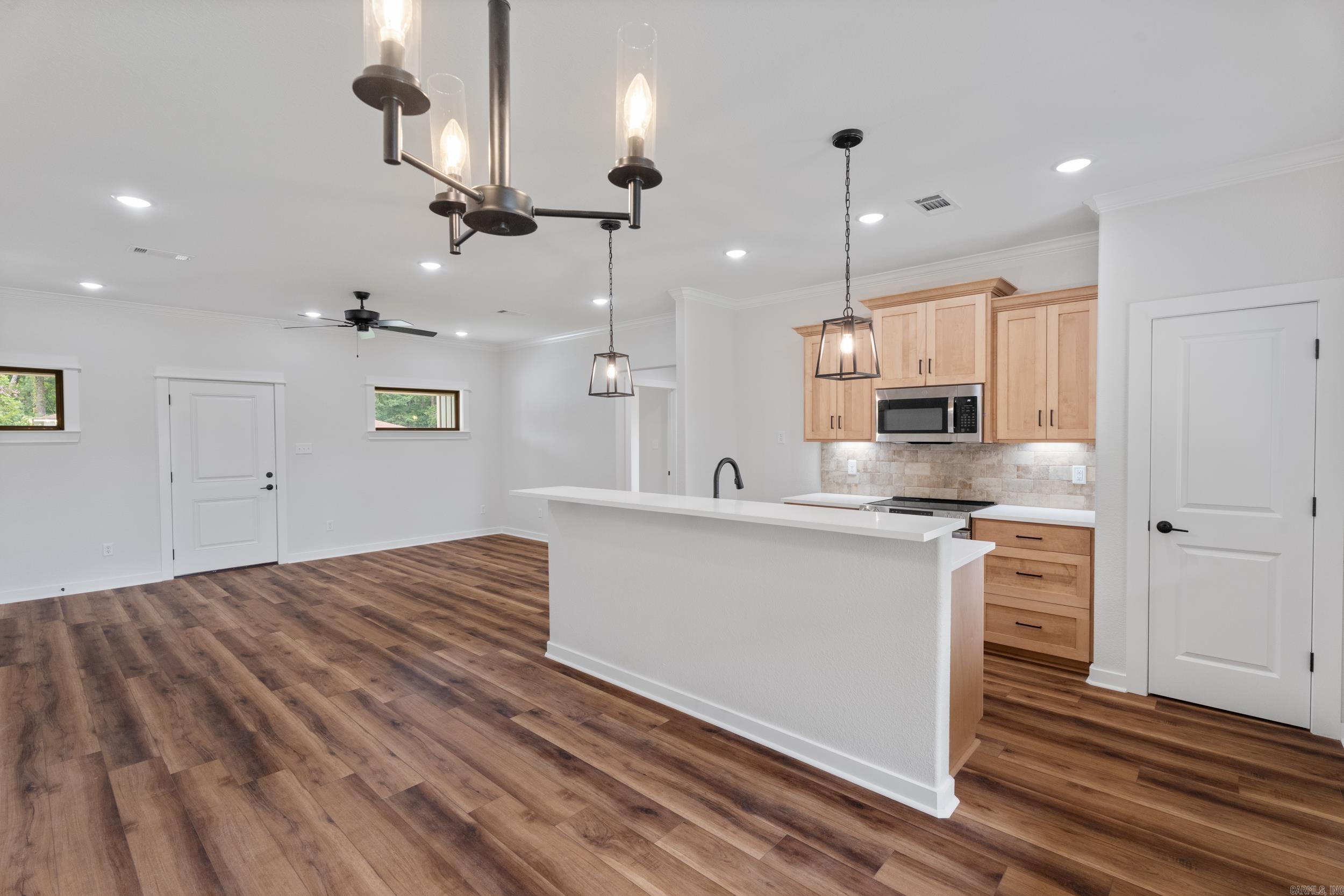 1005 N Red  Sheridan, AR