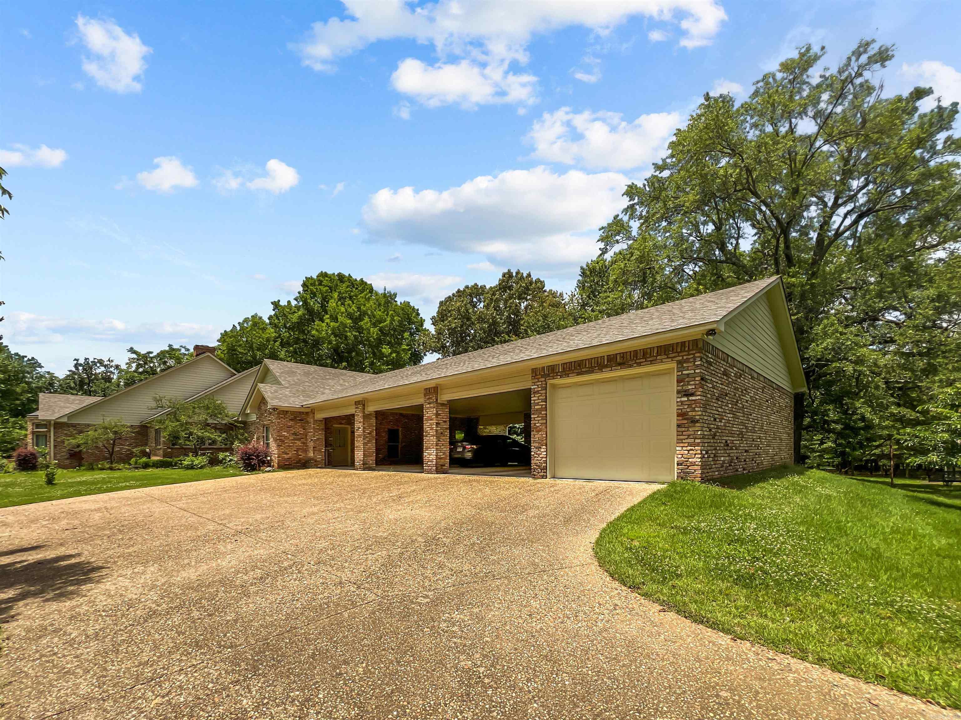 118 W Hoskins  New Boston, AR