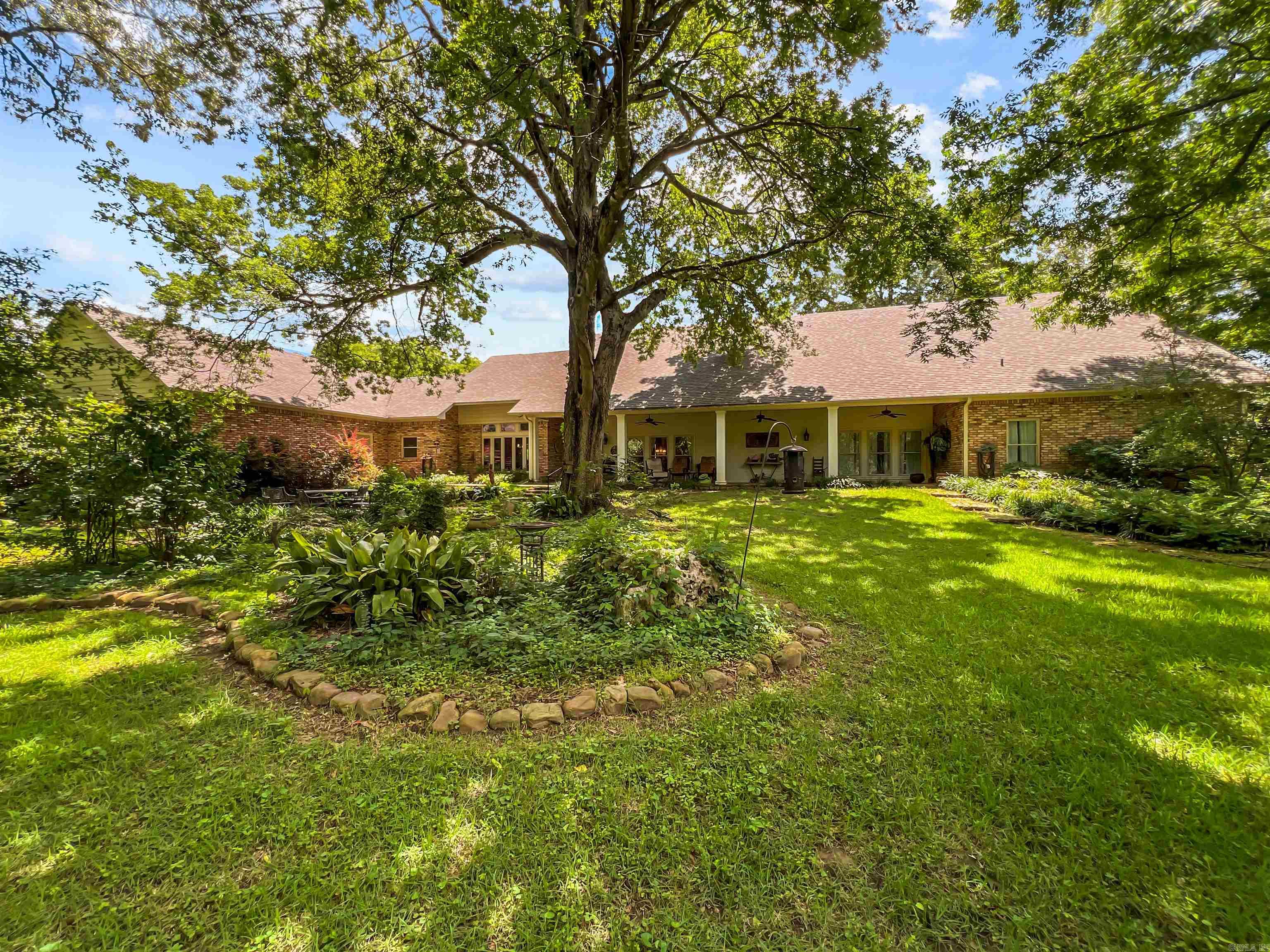 118 W Hoskins  New Boston, AR