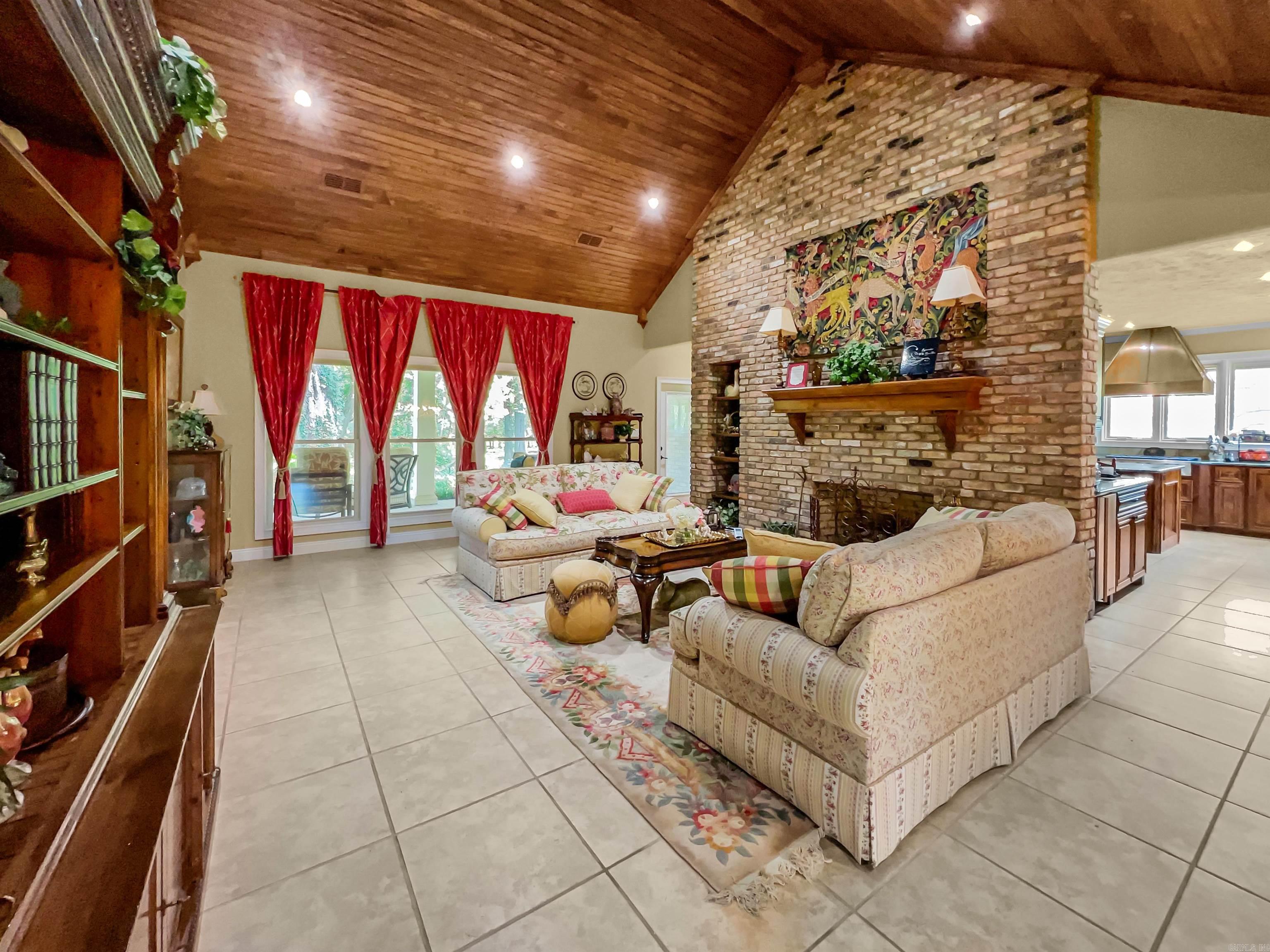 118 W Hoskins  New Boston, AR