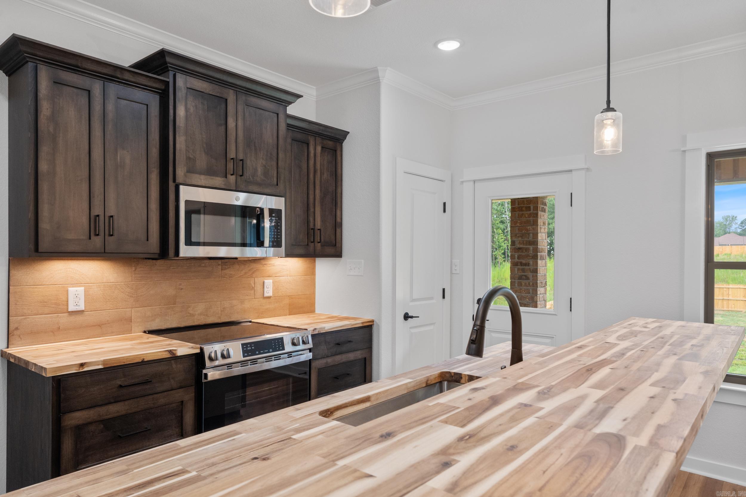 1001 N Red  Sheridan, AR