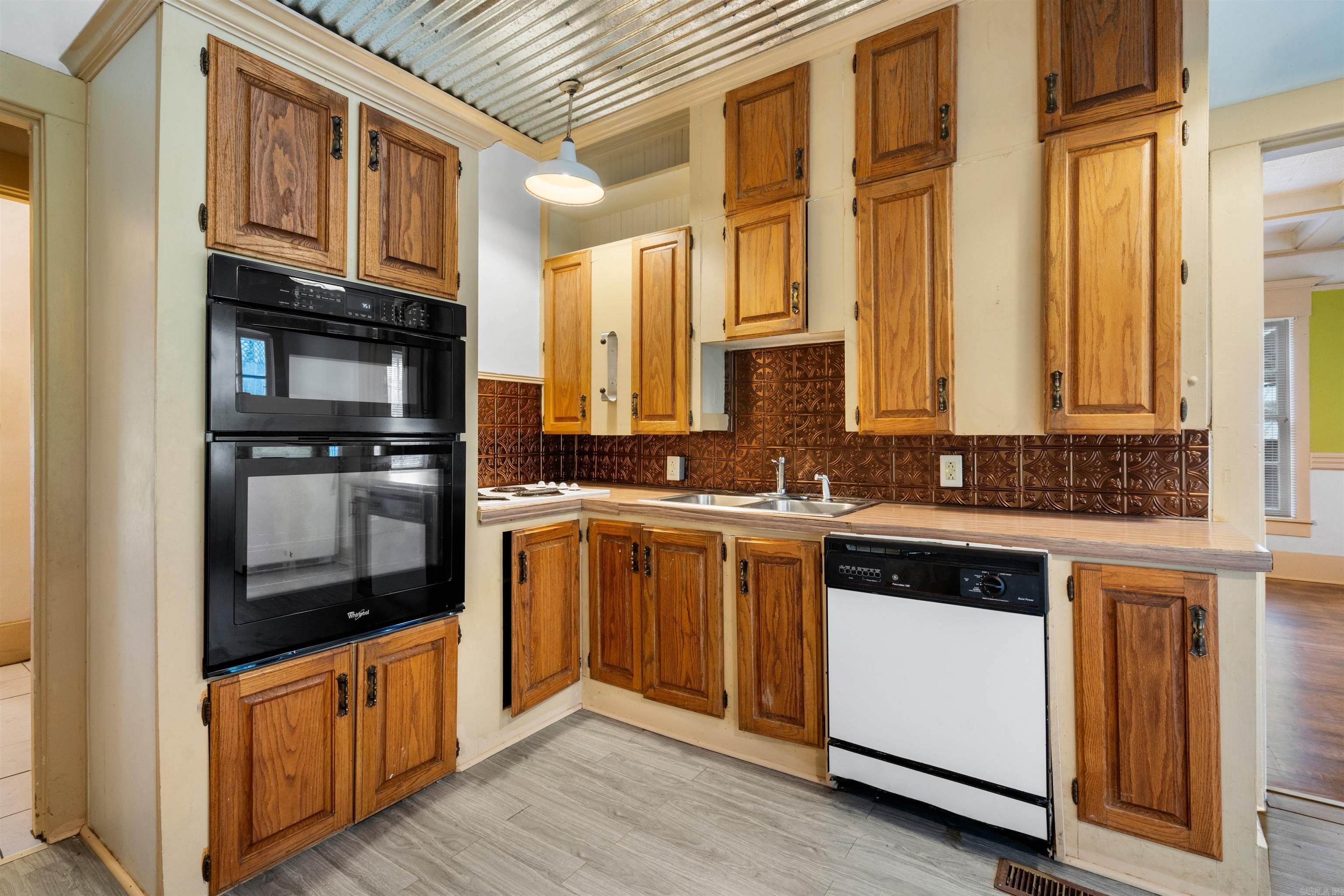 111-113 Dell Hot Springs, AR 71901-0000