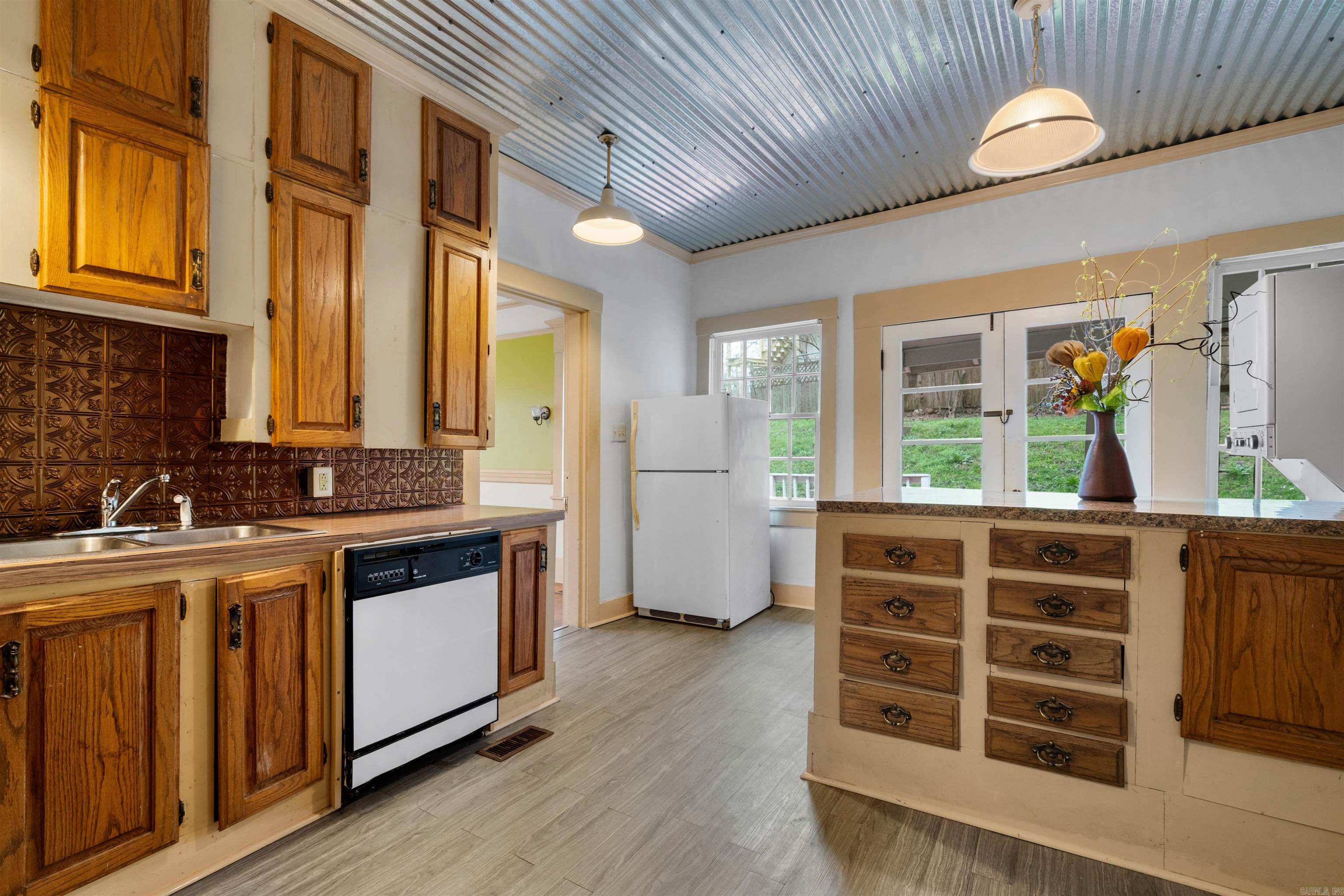 111-113 Dell Hot Springs, AR 71901-0000