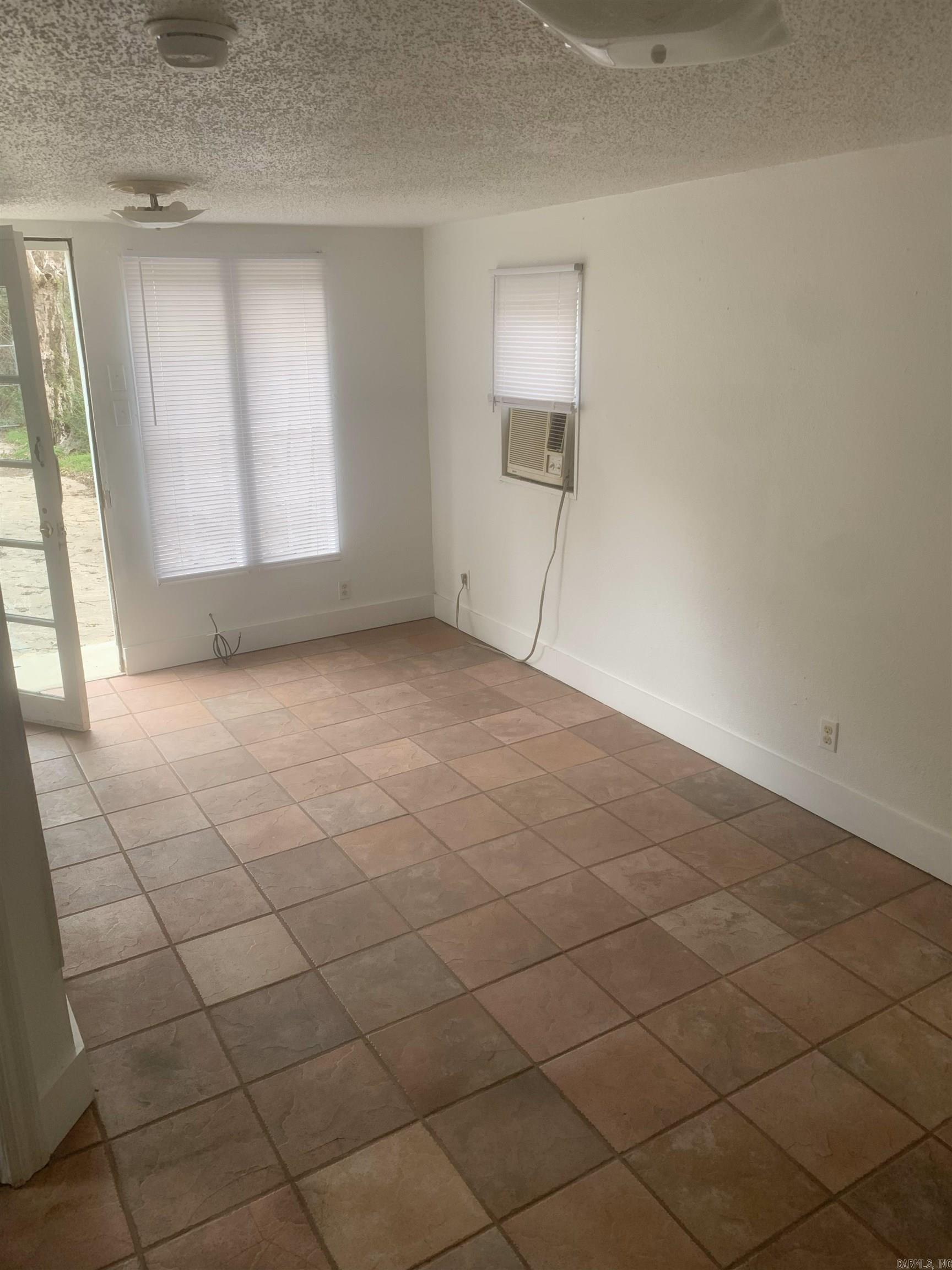 111-113 Dell Hot Springs, AR 71901-0000