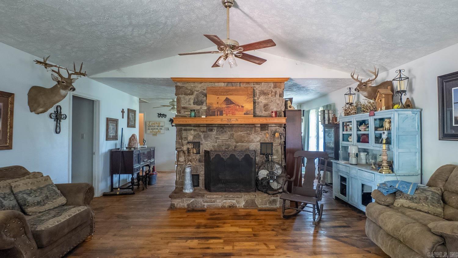 804 Banks Road Hardy, AR 72542