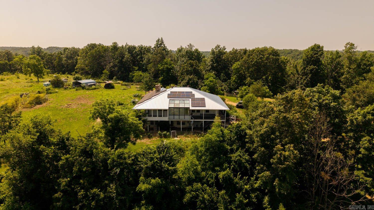 804 Banks Road Hardy, AR 72542