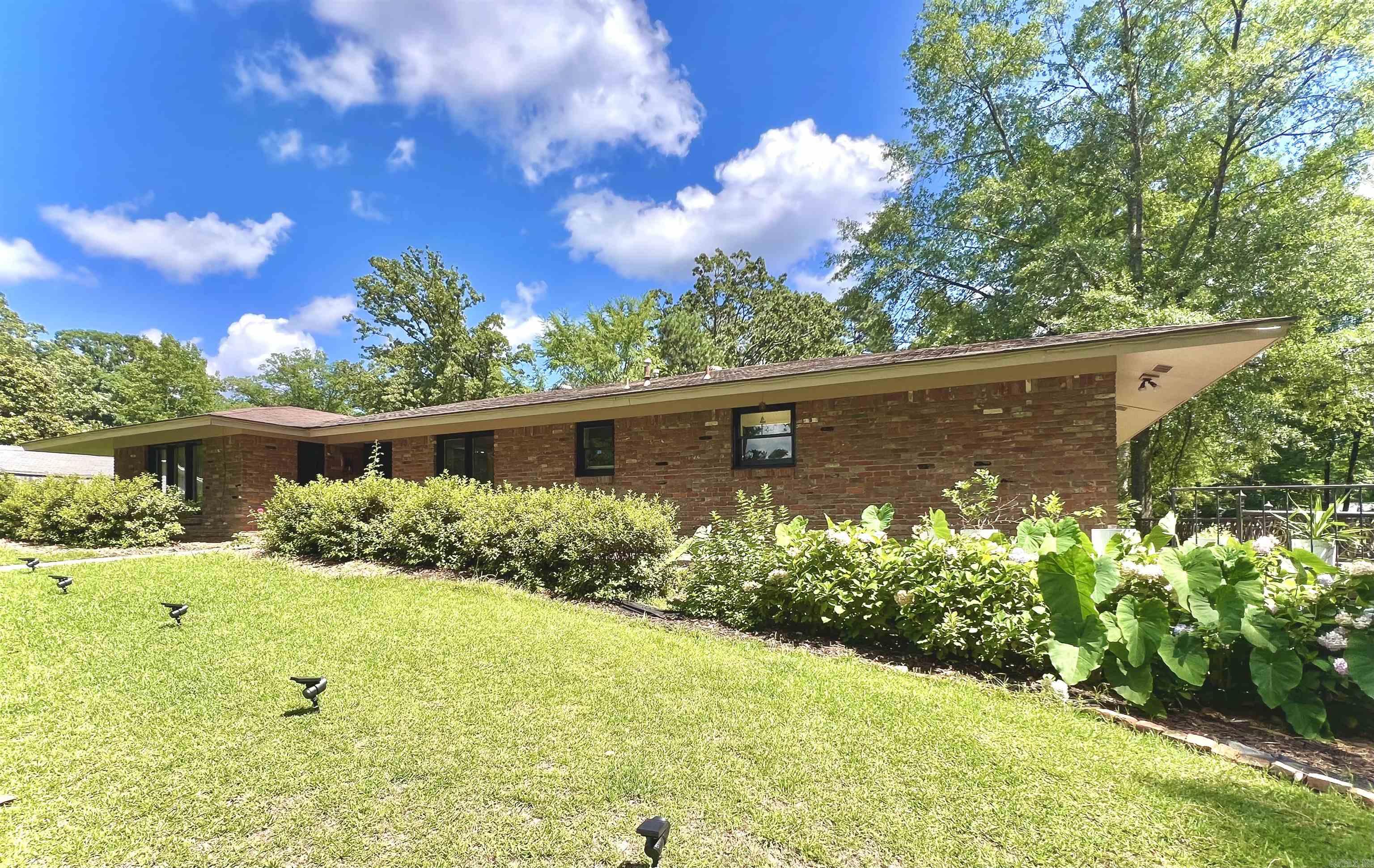 114 Mark  Monticello, AR