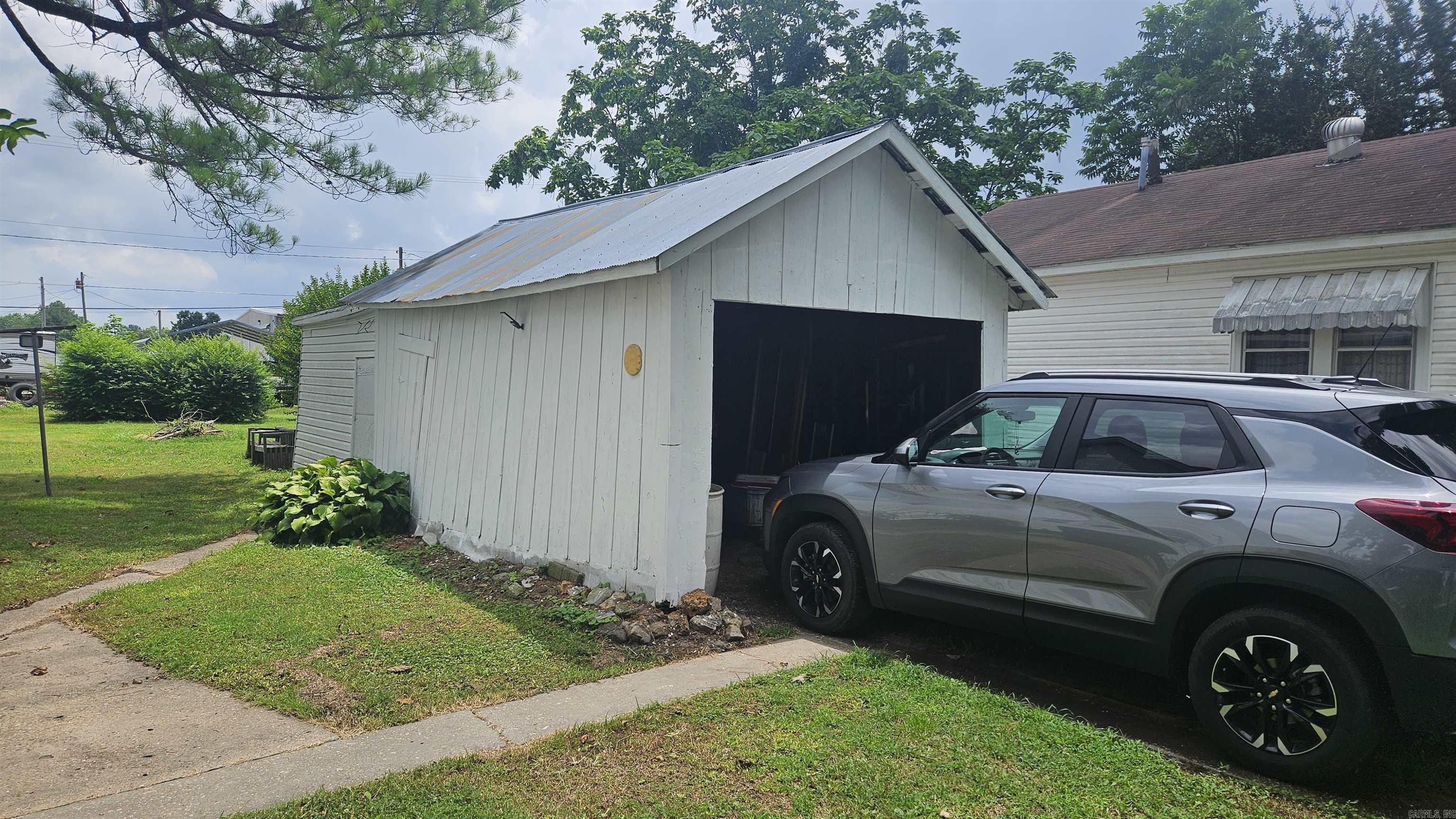 121 W 5th Street Rector, AR 72461