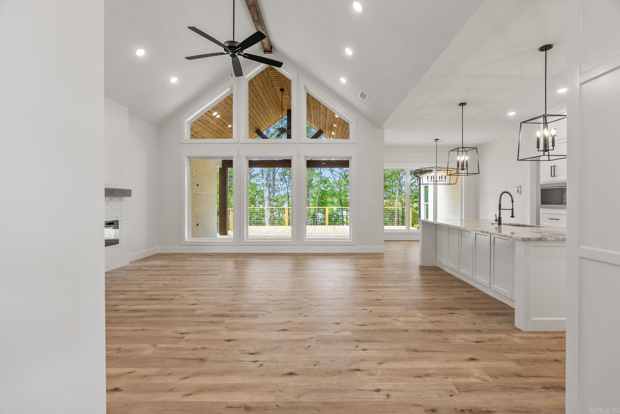 35 Elrod Drive  Greers Ferry, AR