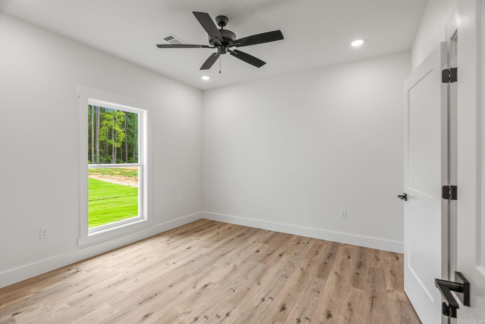 35 Elrod Drive  Greers Ferry, AR