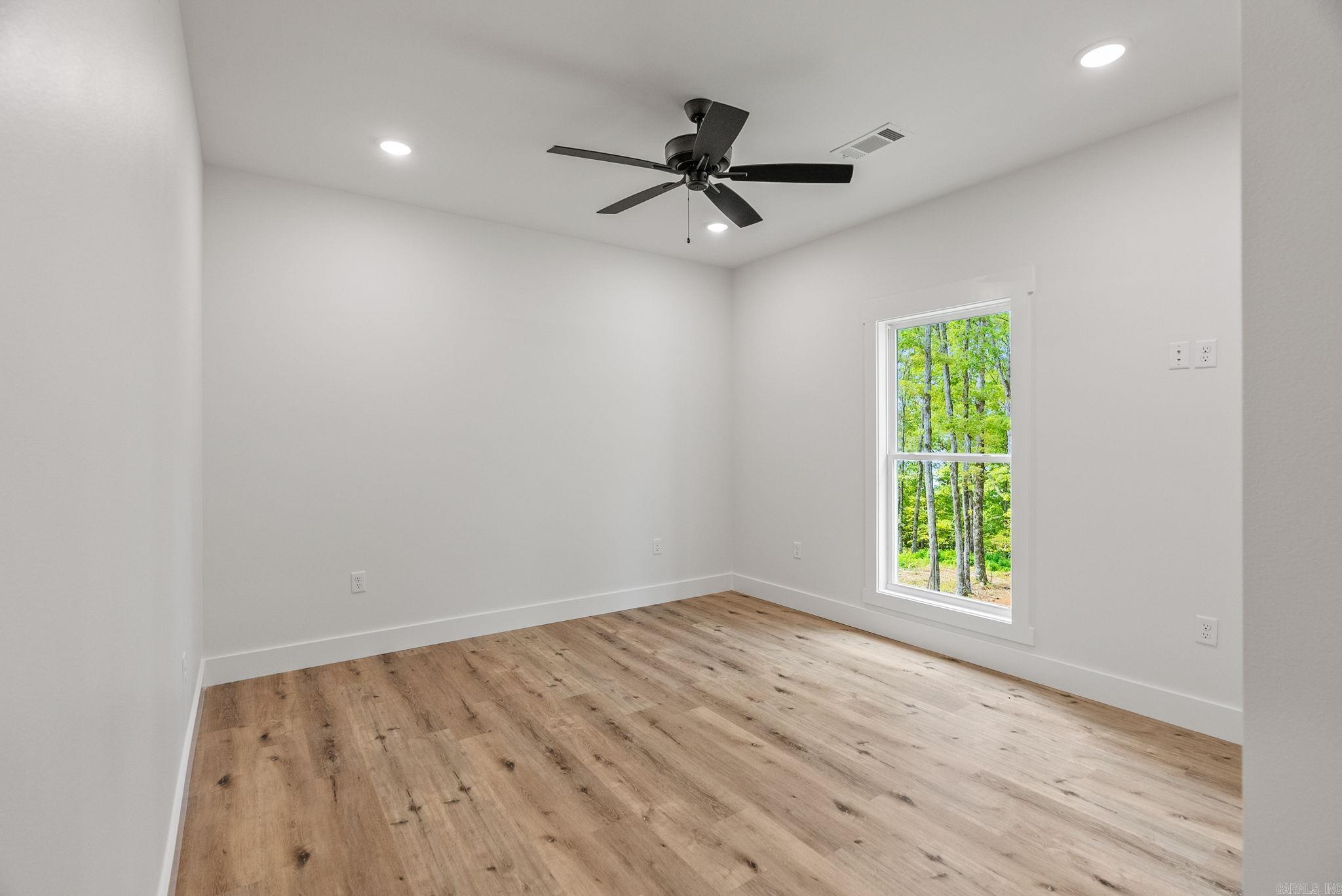 35 Elrod Drive  Greers Ferry, AR