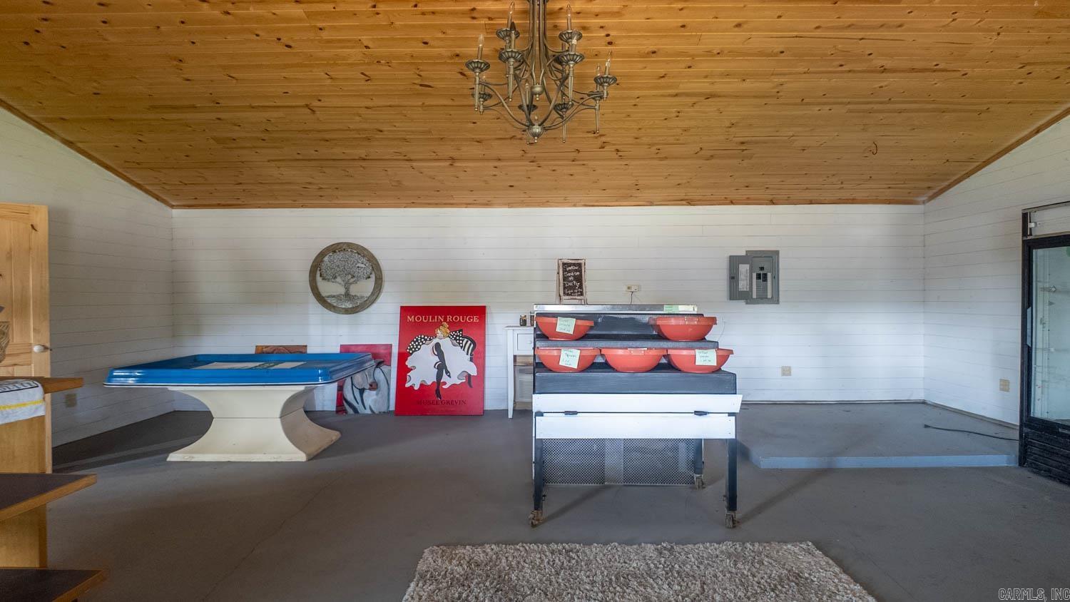 2516 US Highway 63  Hardy, AR