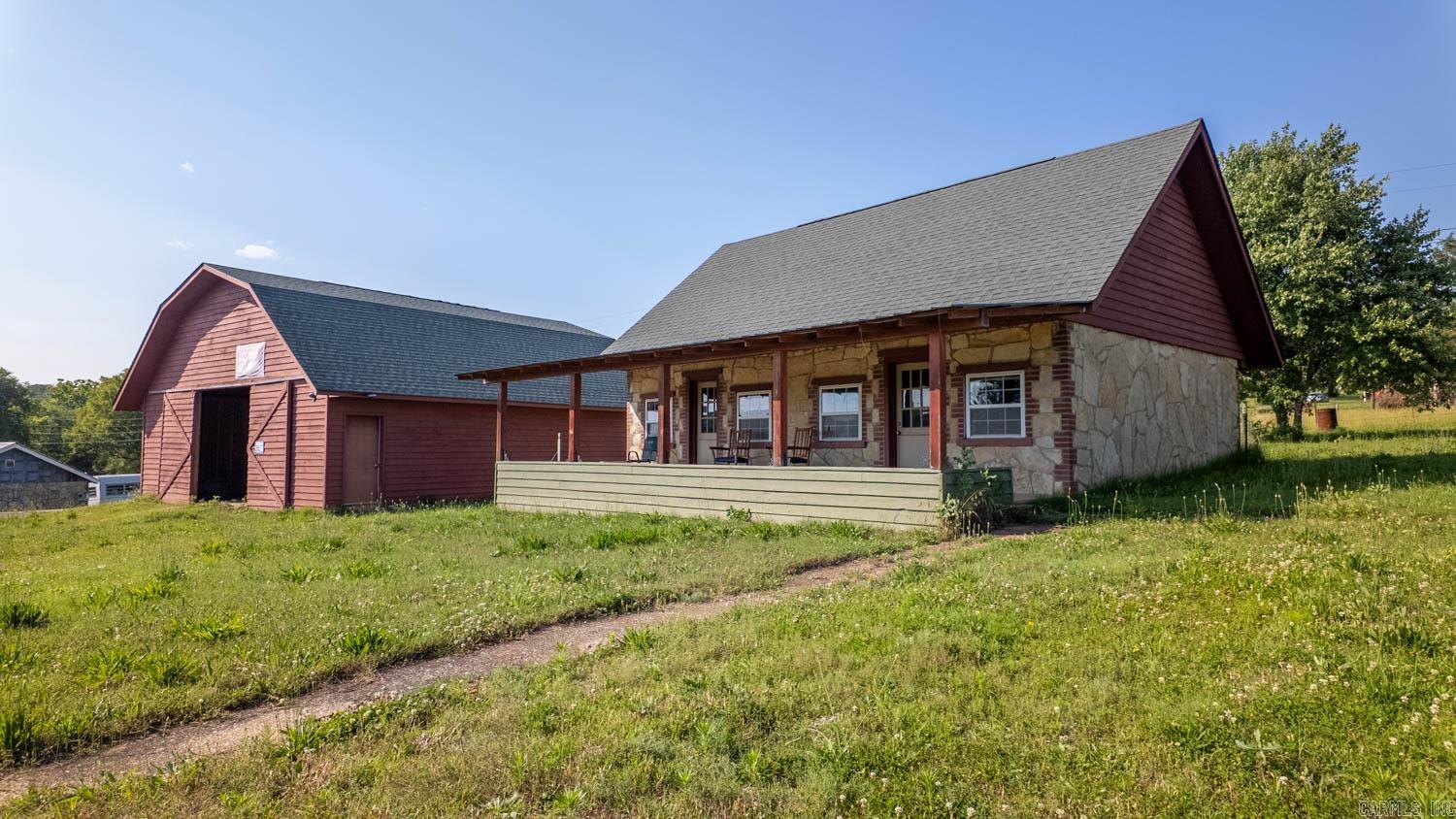 2516 US Highway 63  Hardy, AR