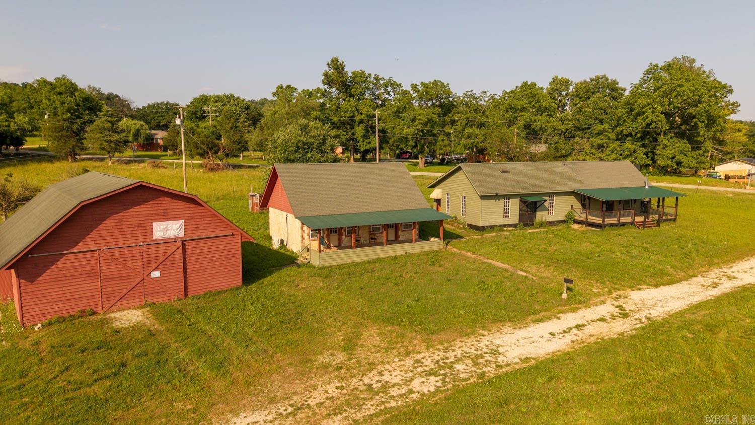 2516 US Highway 63  Hardy, AR