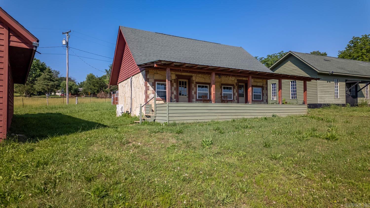 2516 US Highway 63  Hardy, AR