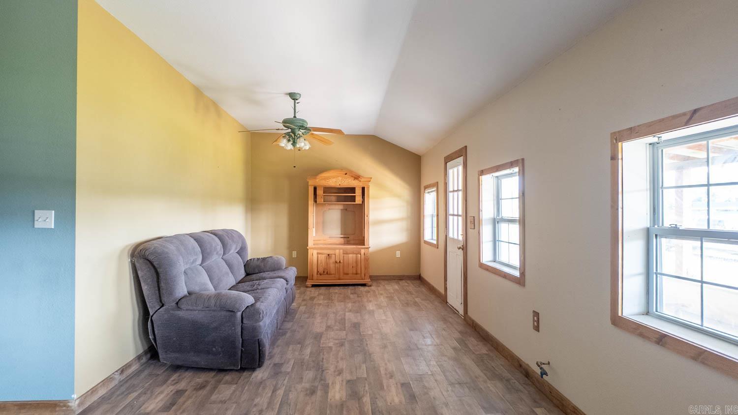 2516 US Highway 63  Hardy, AR