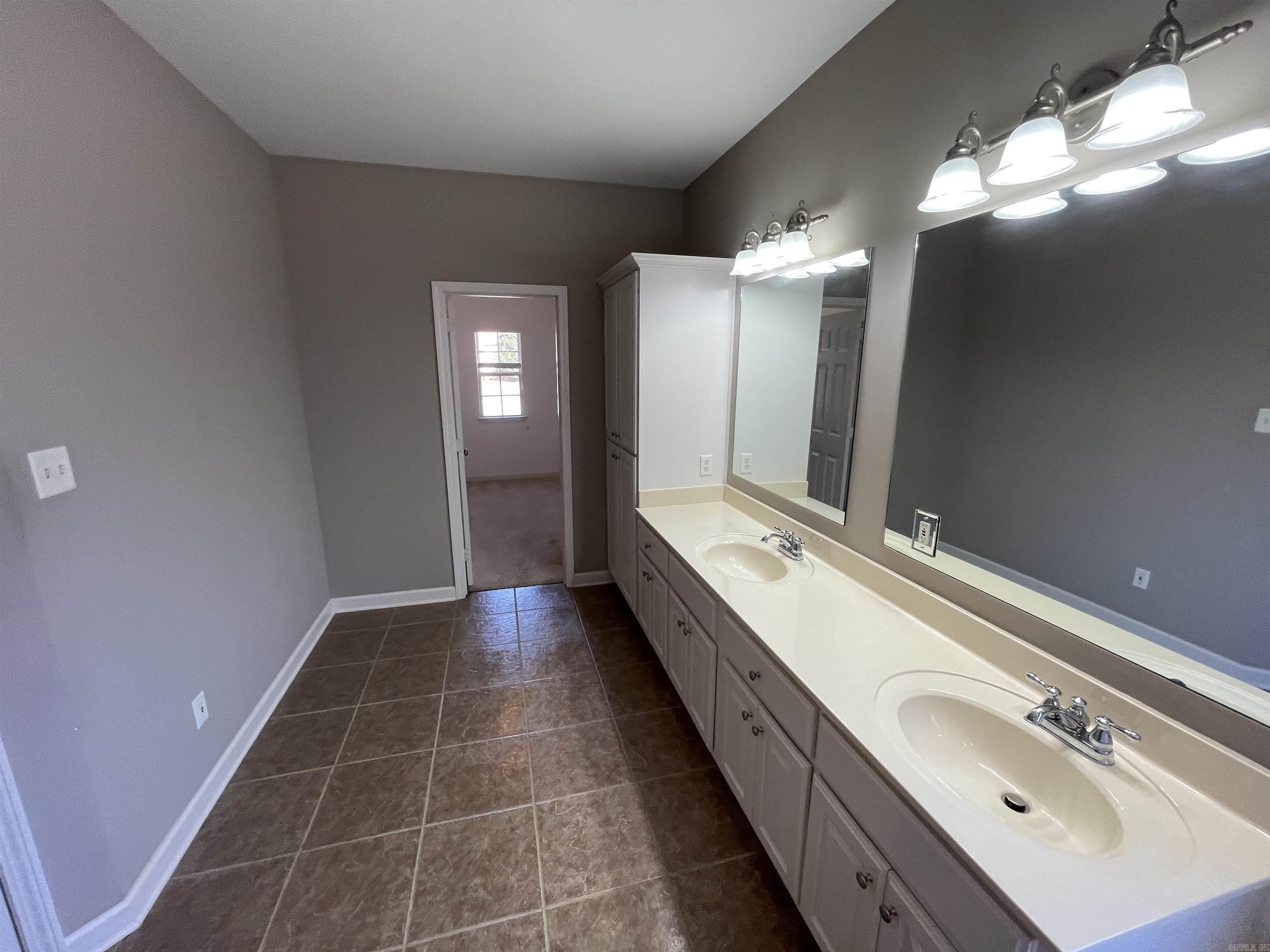 1756 White Oak Lane  Benton, AR