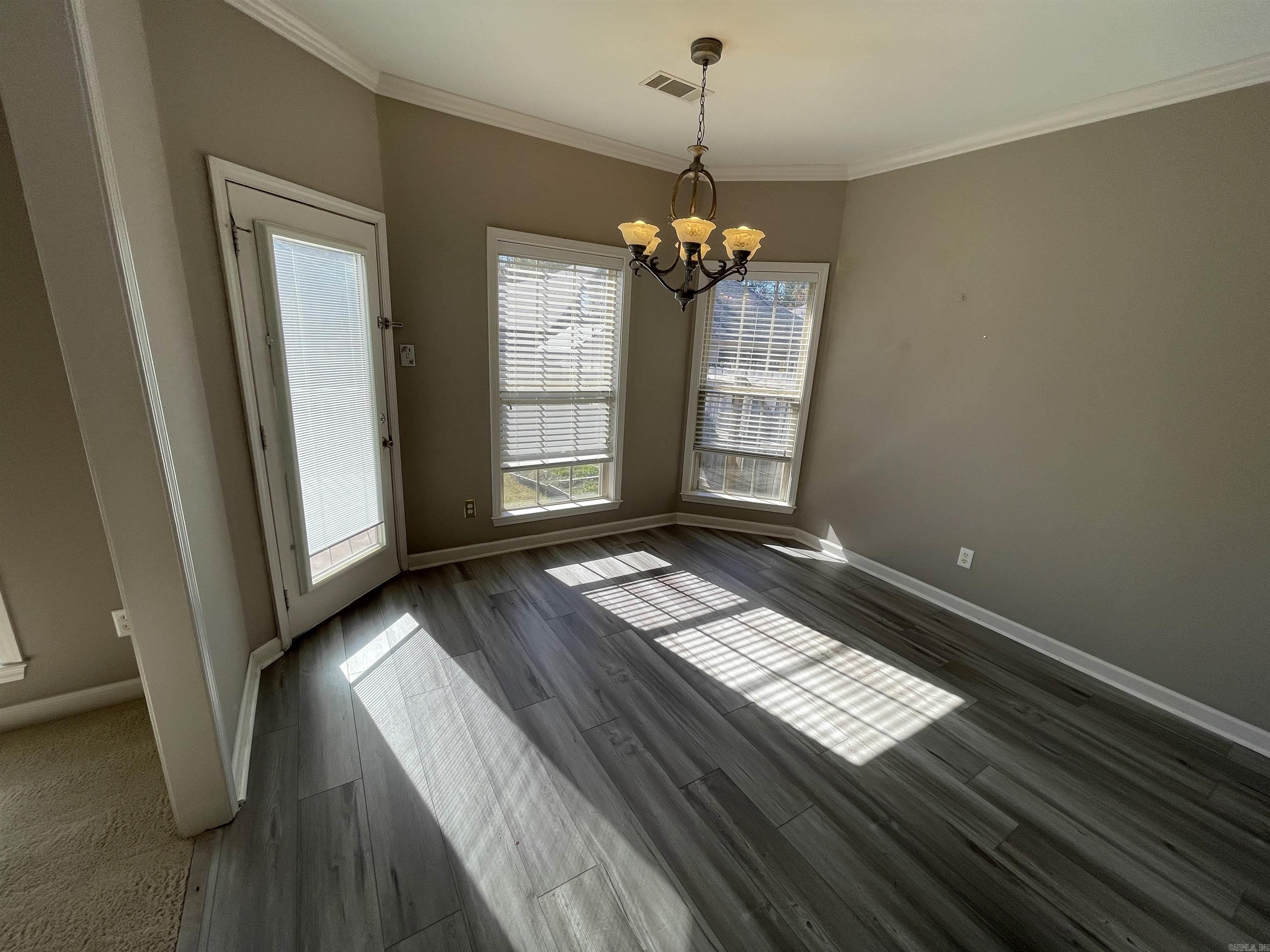 1756 White Oak Lane  Benton, AR