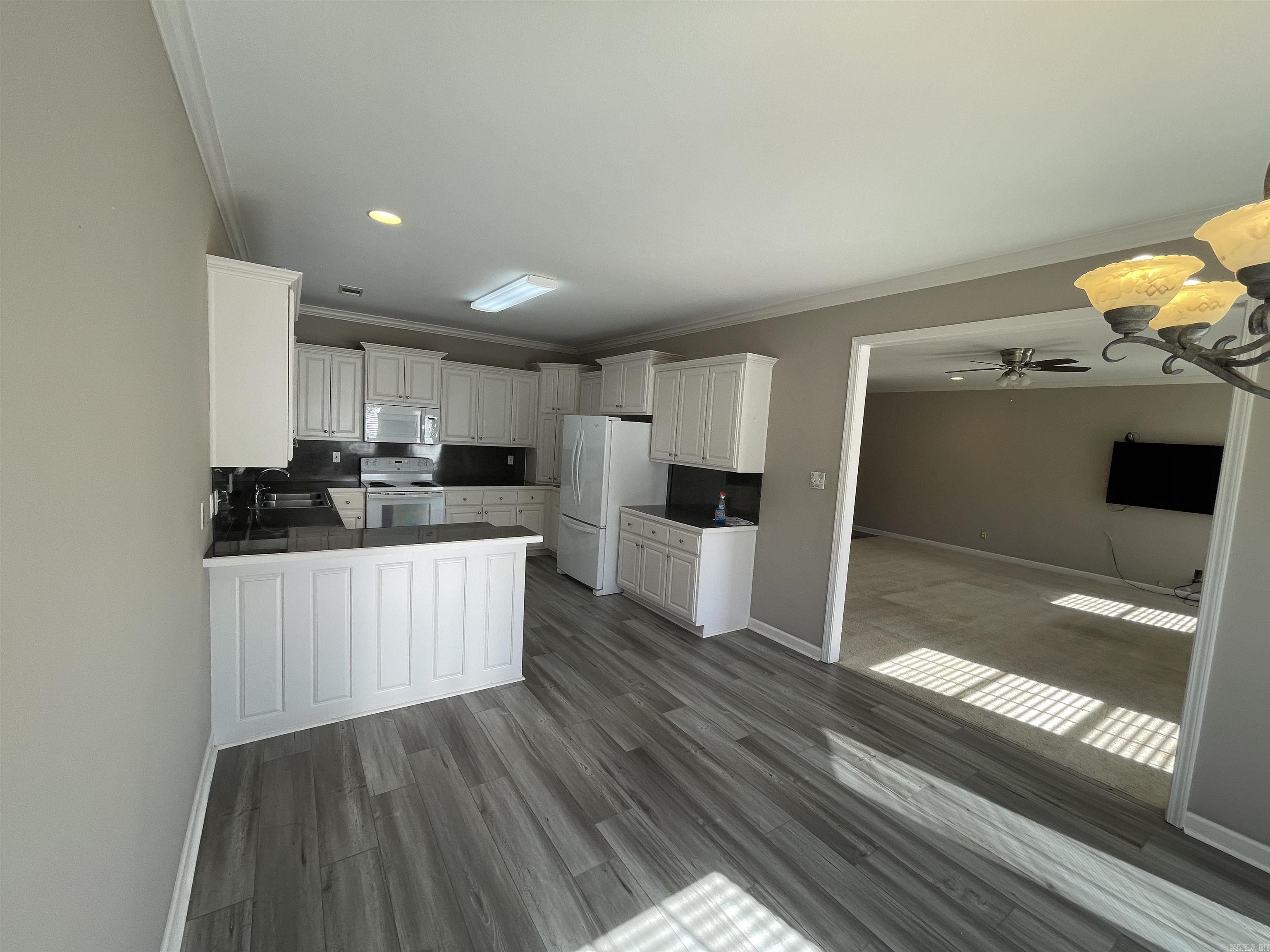 1756 White Oak Lane  Benton, AR